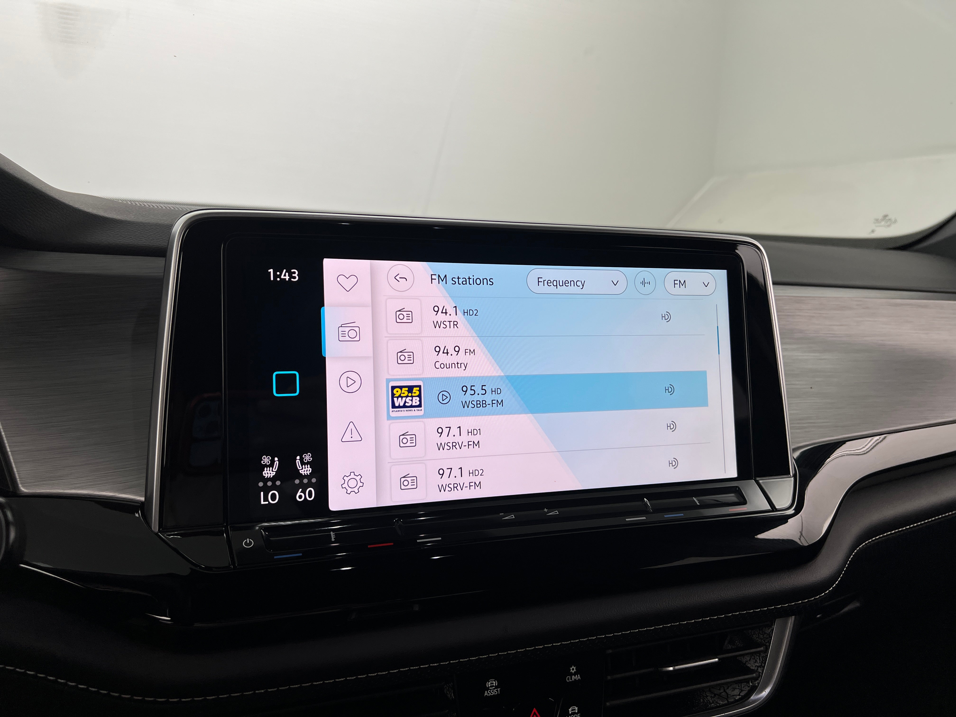 2024 Volkswagen Atlas SE 3