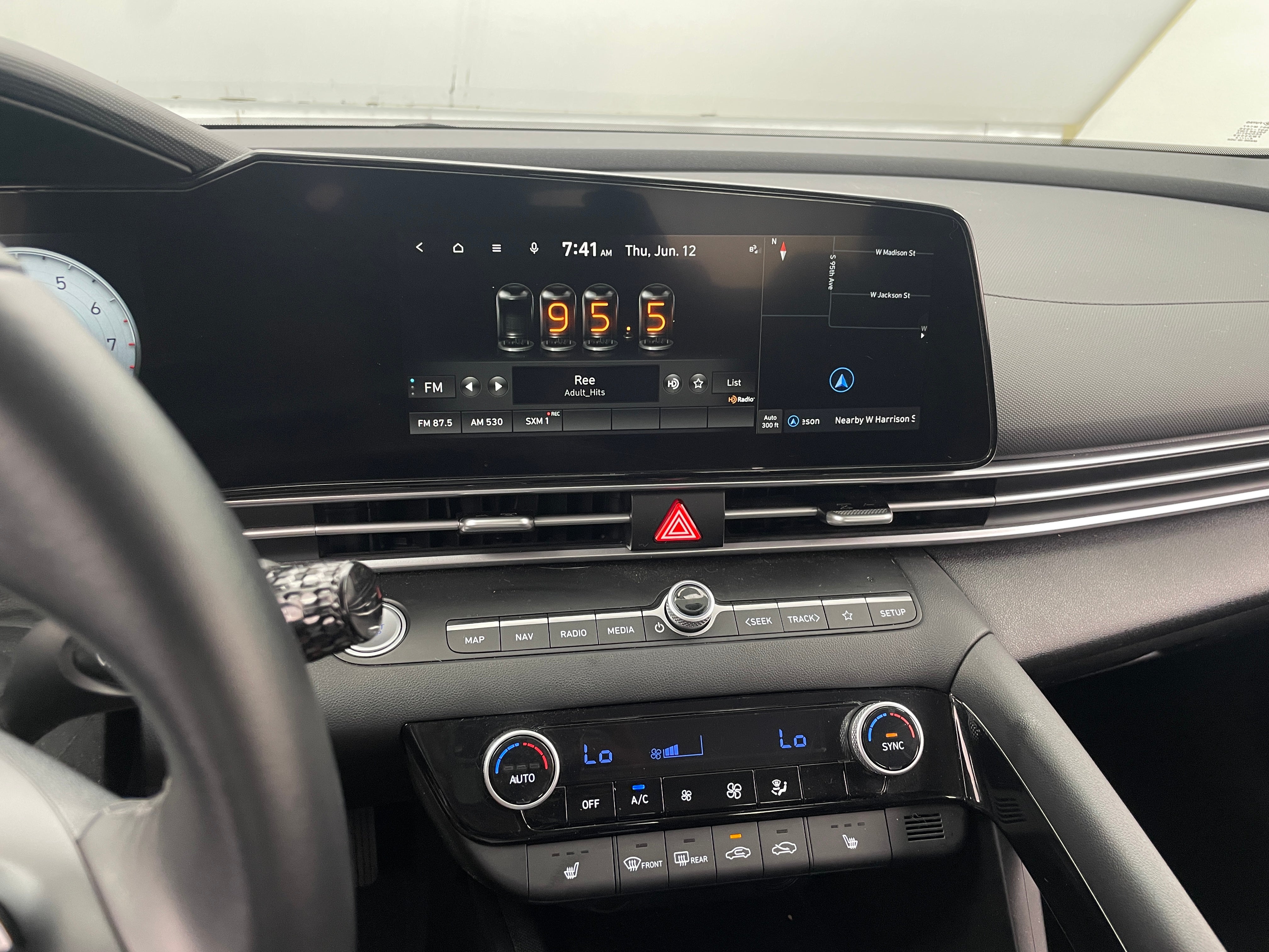 Thumbnail: 2023 Hyundai Elantra - 4