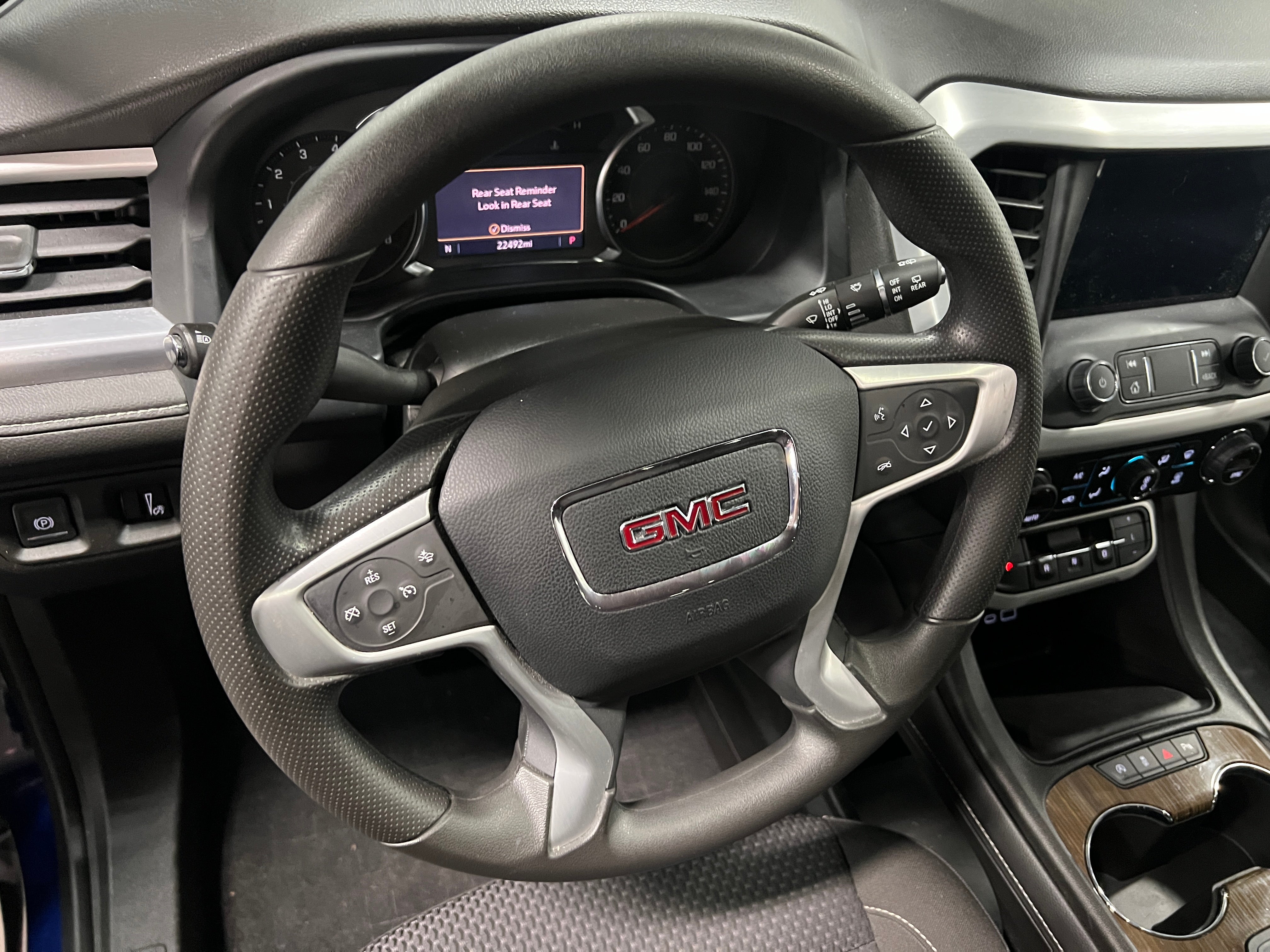 2023 GMC Acadia SLE 5