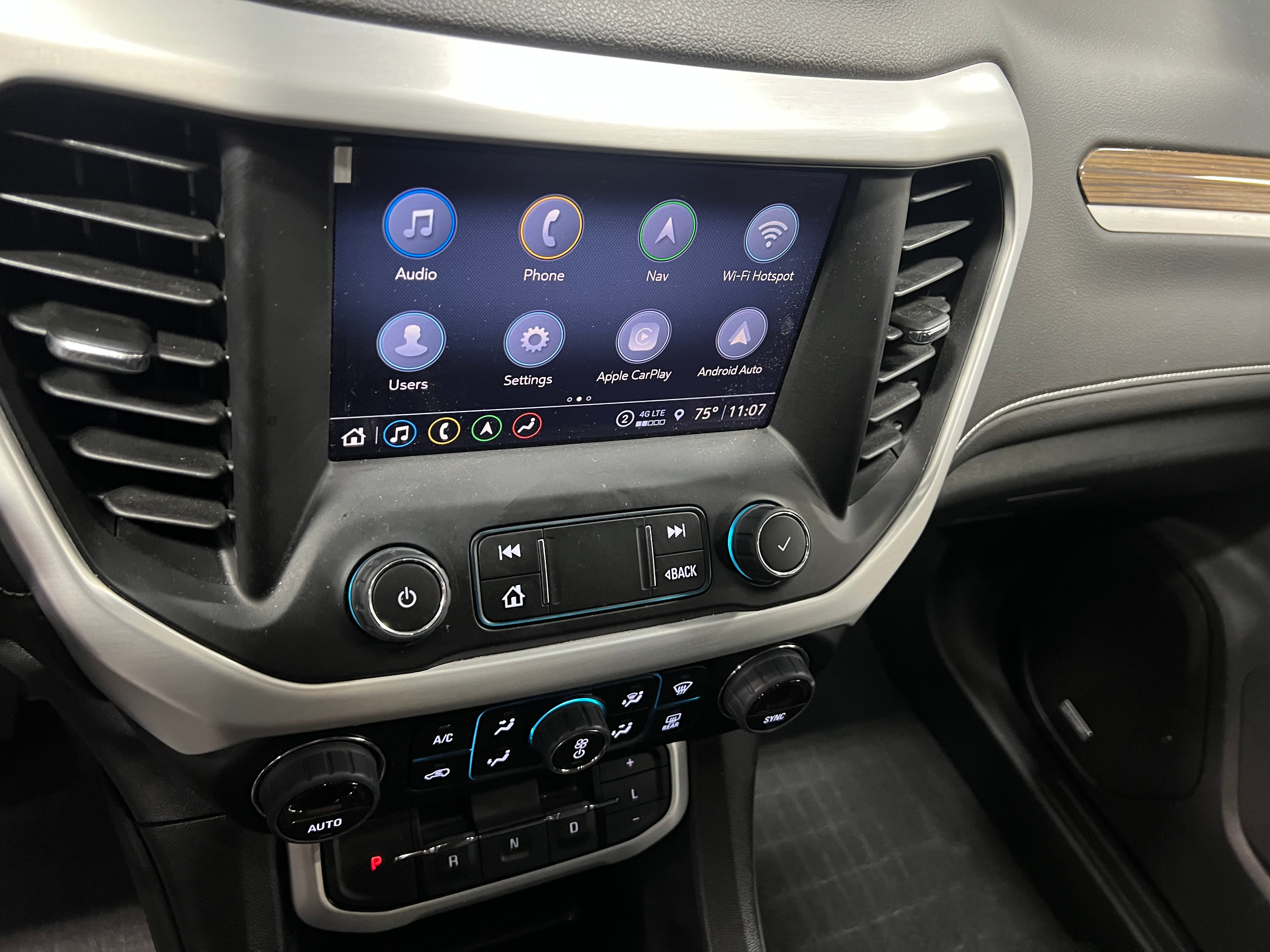 2023 GMC Acadia SLE 4