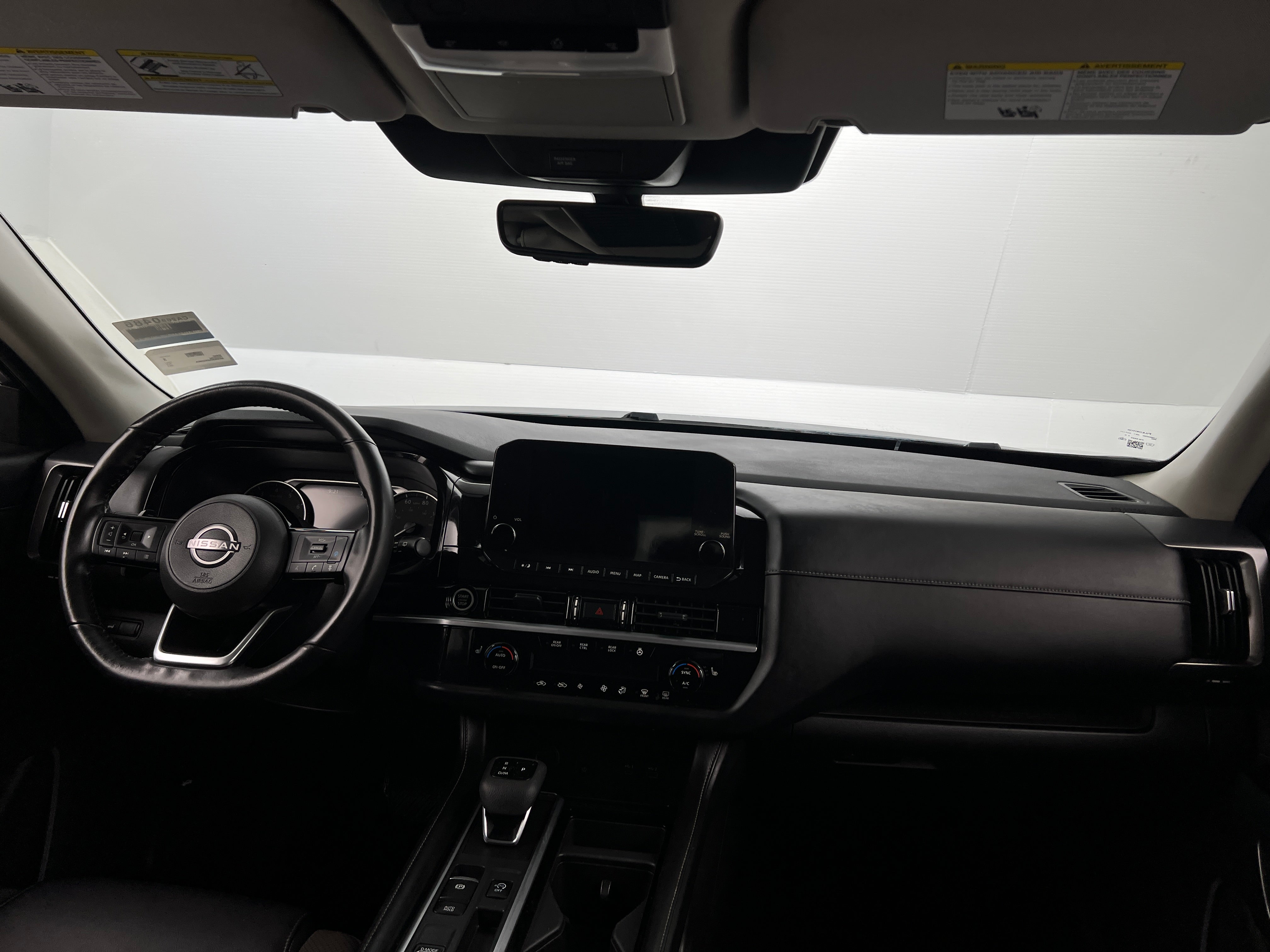 2023 Nissan Pathfinder SL 2