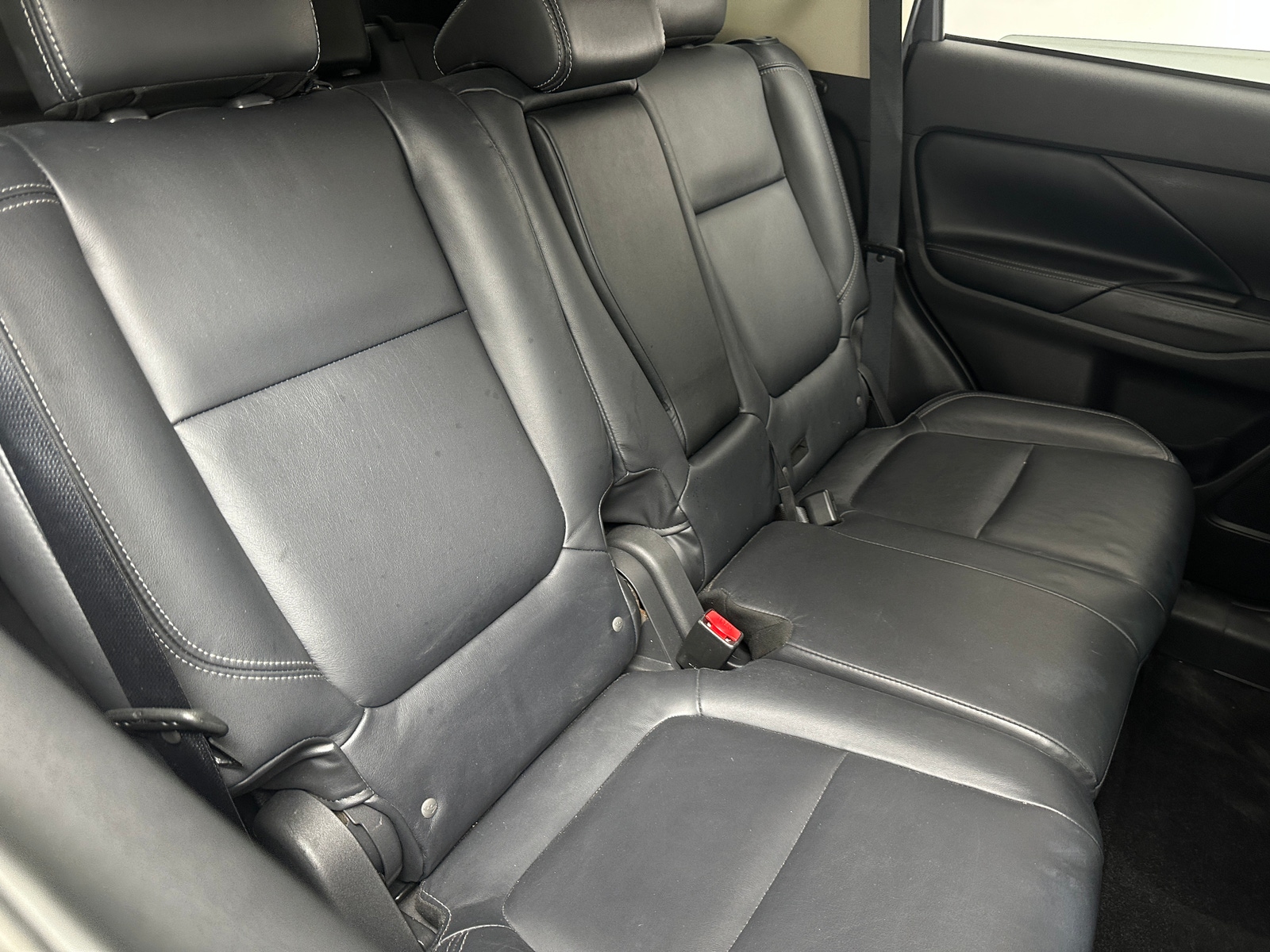 Thumbnail: 2019 Mitsubishi Outlander - 5