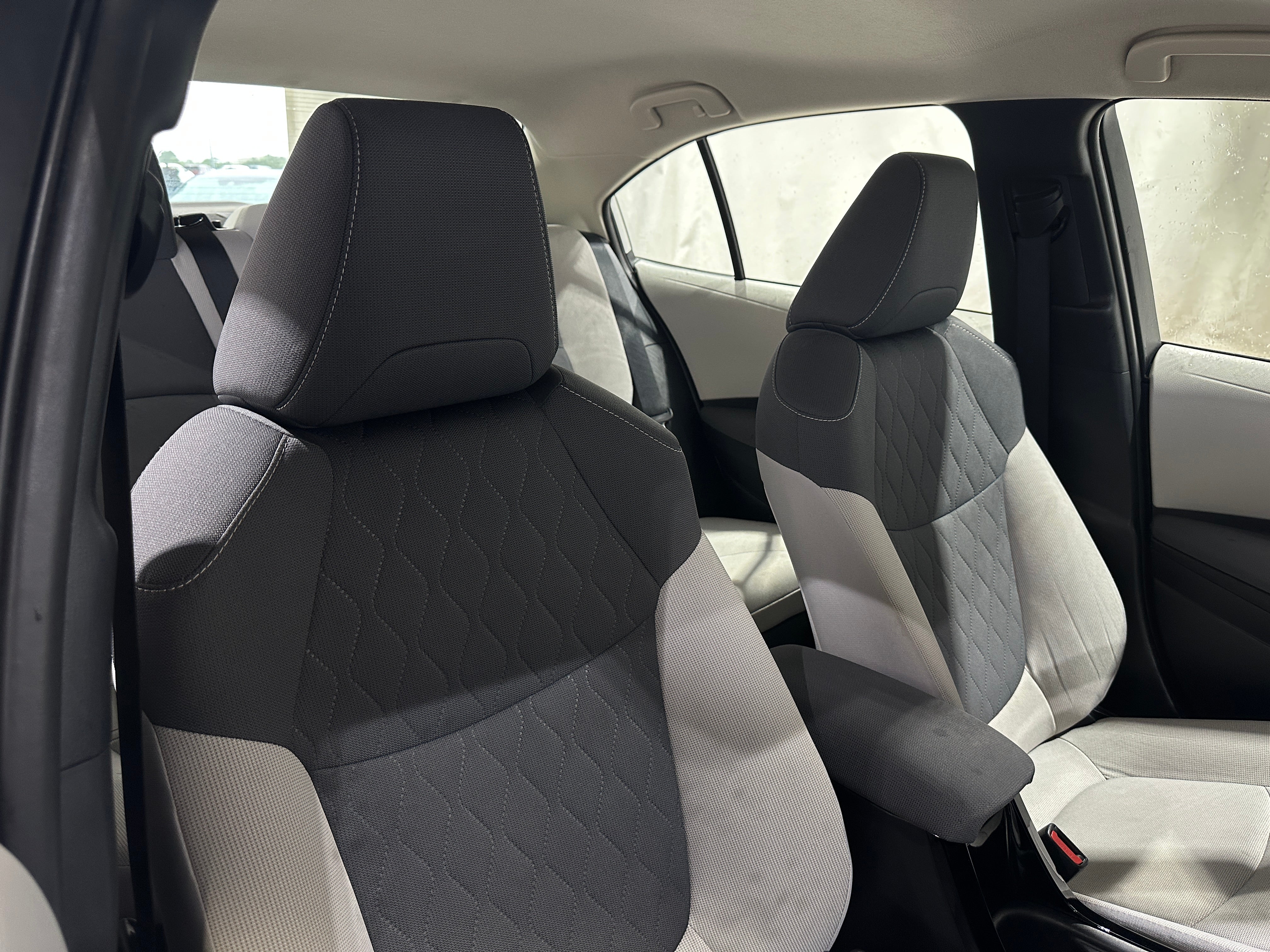 2022 Toyota Corolla LE 2