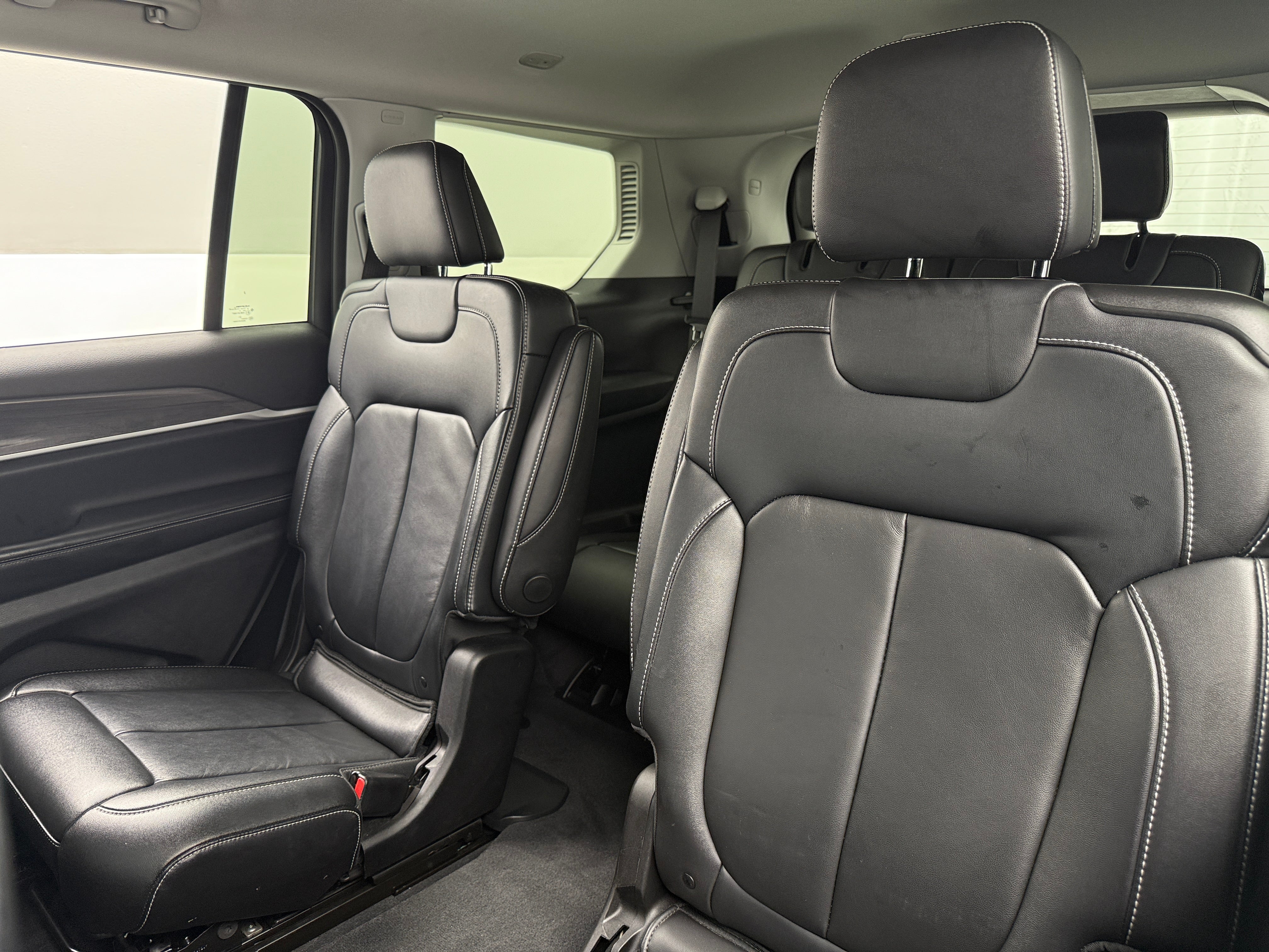 2022 Jeep Grand Cherokee L Limited Edition 4