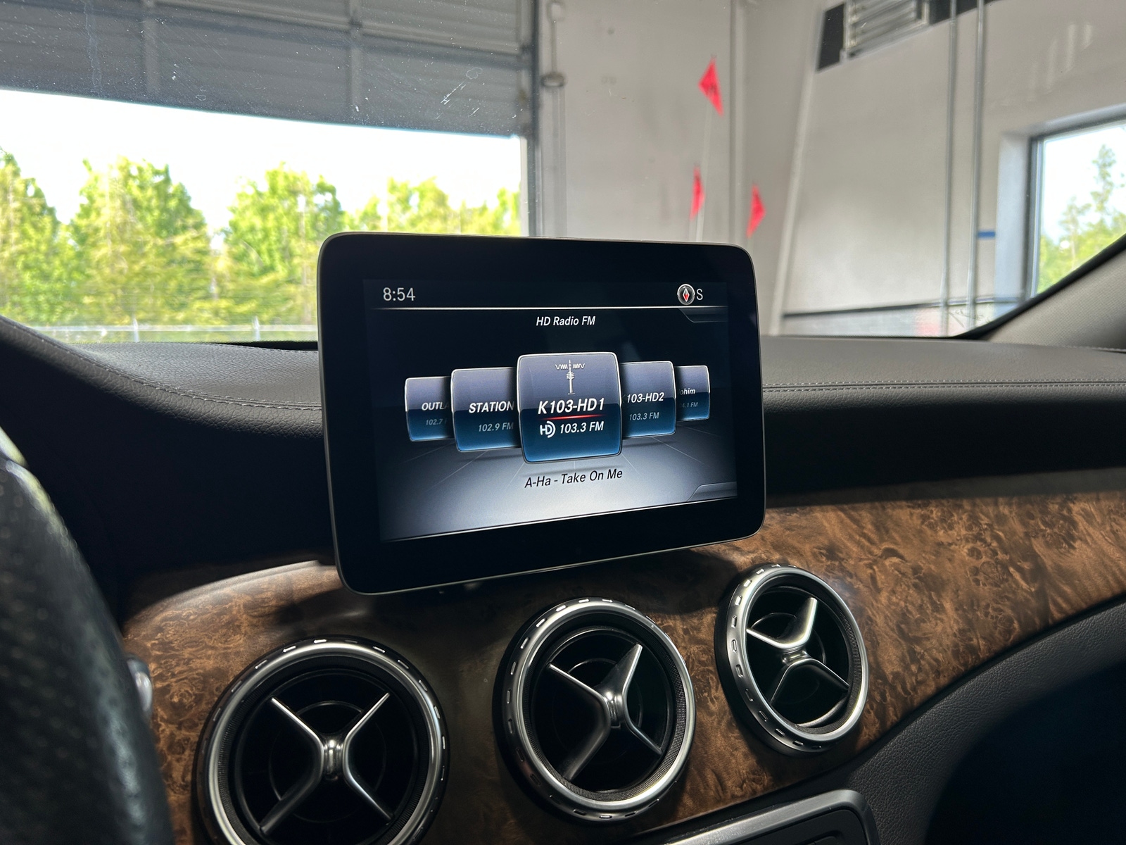 Thumbnail: 2017 Mercedes-Benz GLA - 3