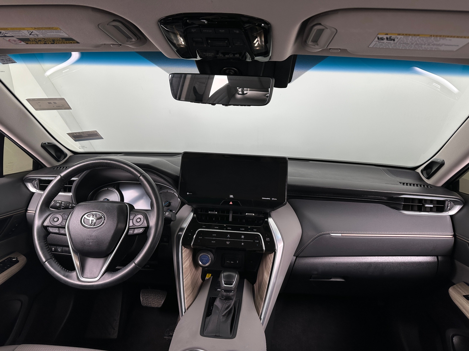 Thumbnail: 2022 Toyota Venza - 3
