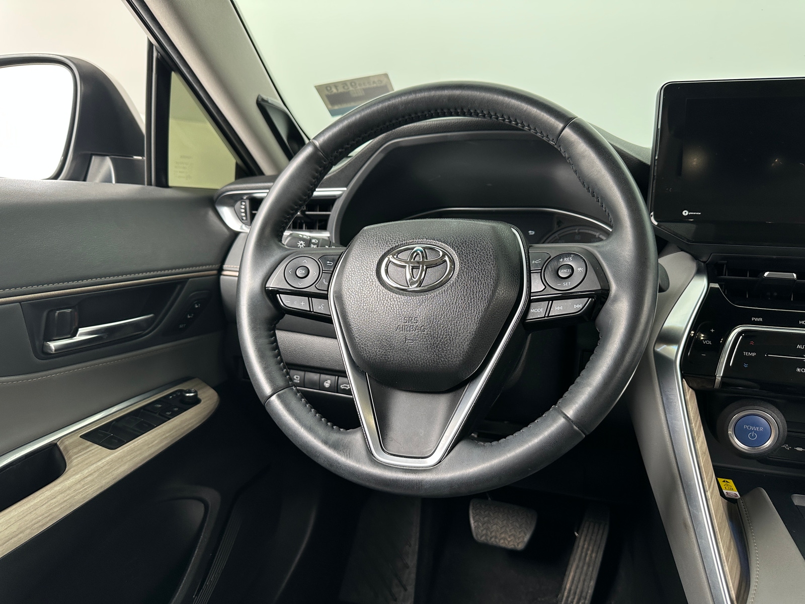 Thumbnail: 2022 Toyota Venza - 5