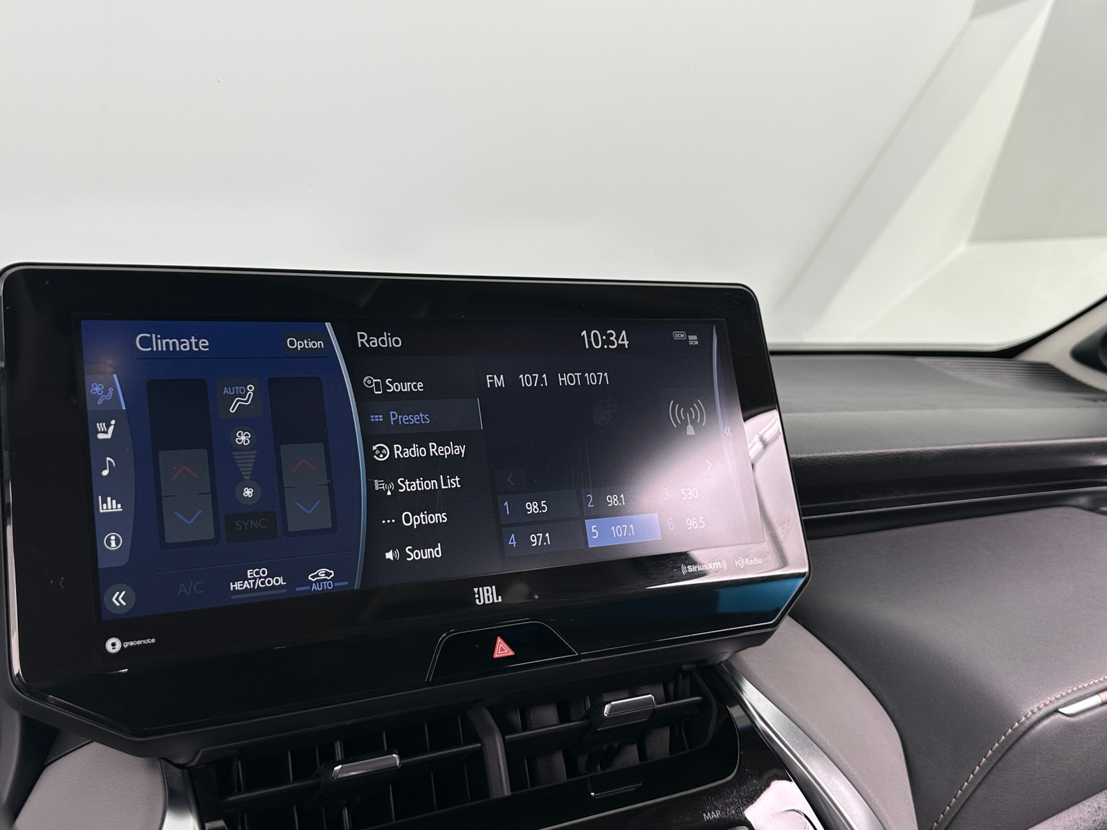 Thumbnail: 2022 Toyota Venza - 4