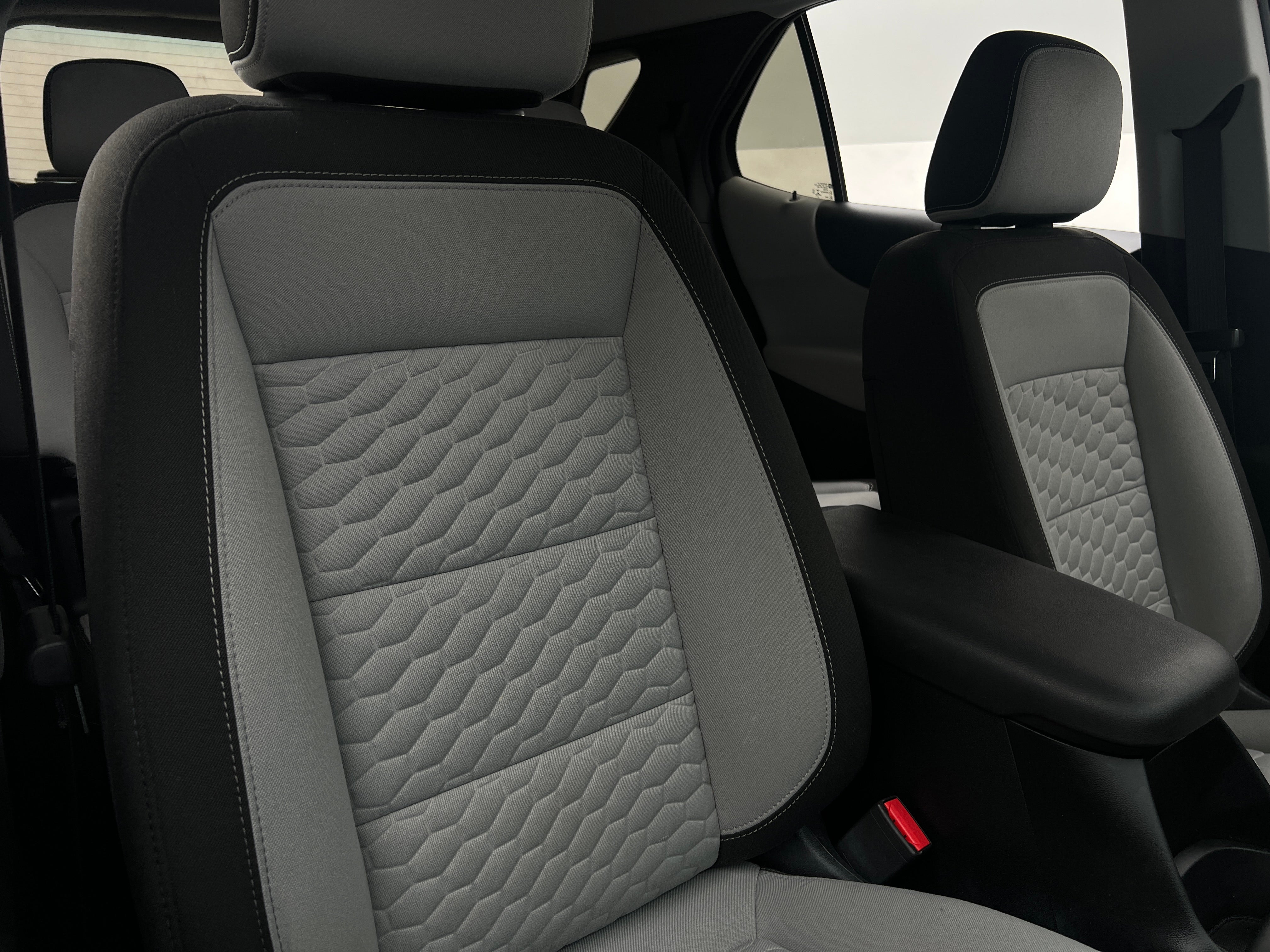 2020 Chevrolet Equinox LS 2