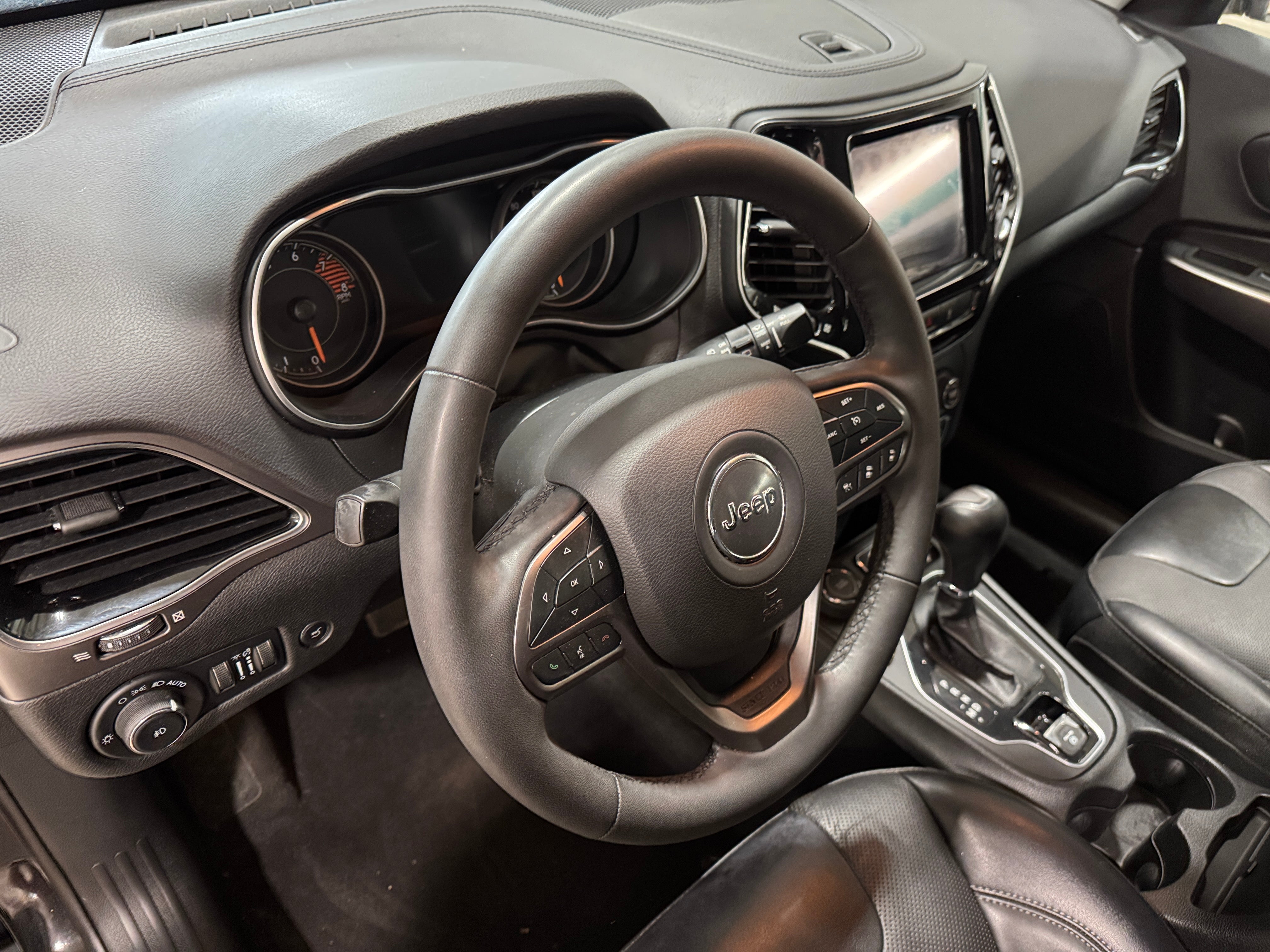 2022 Jeep Cherokee Limited Edition 2