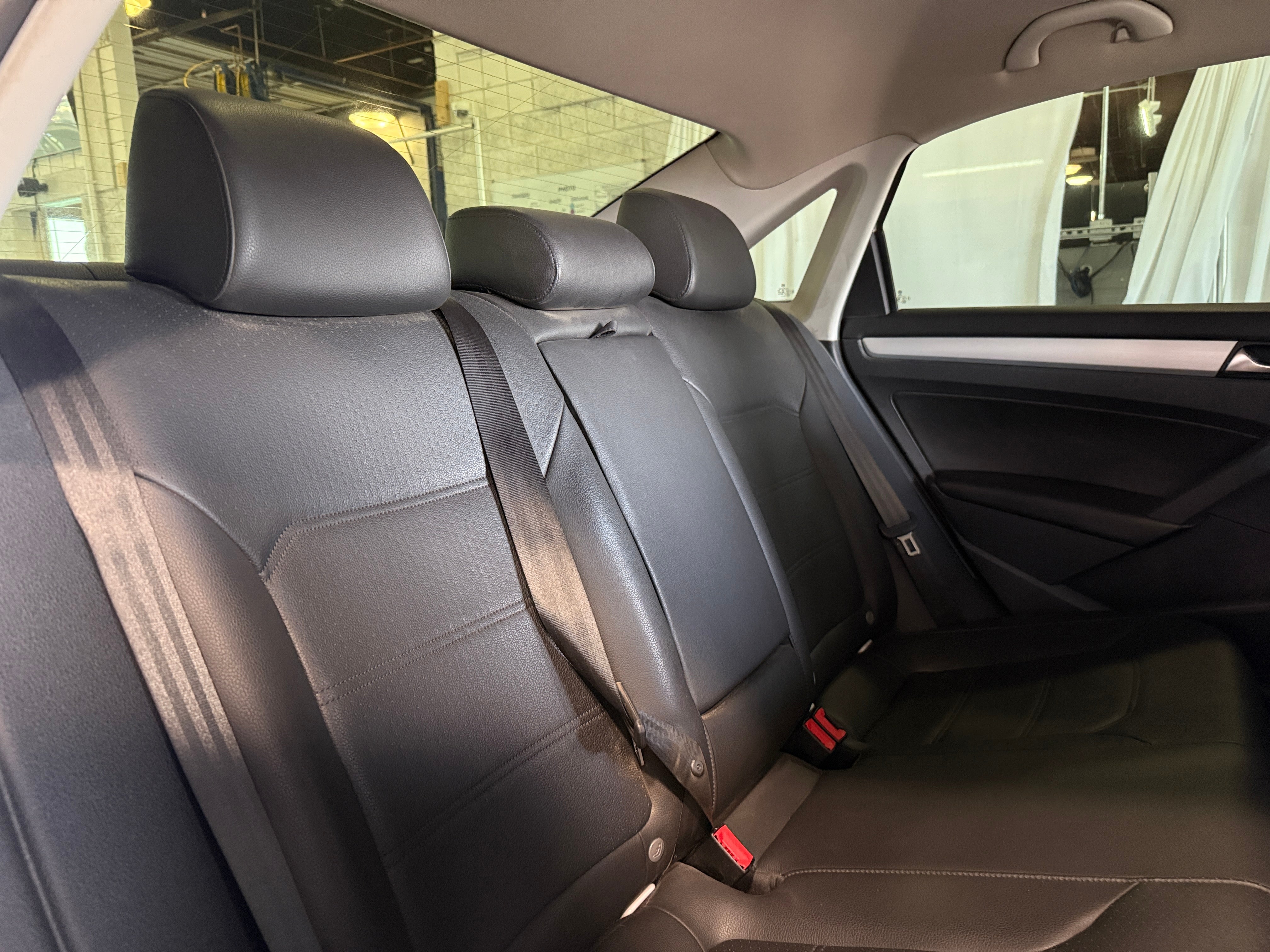 2013 Volkswagen Passat SE 5