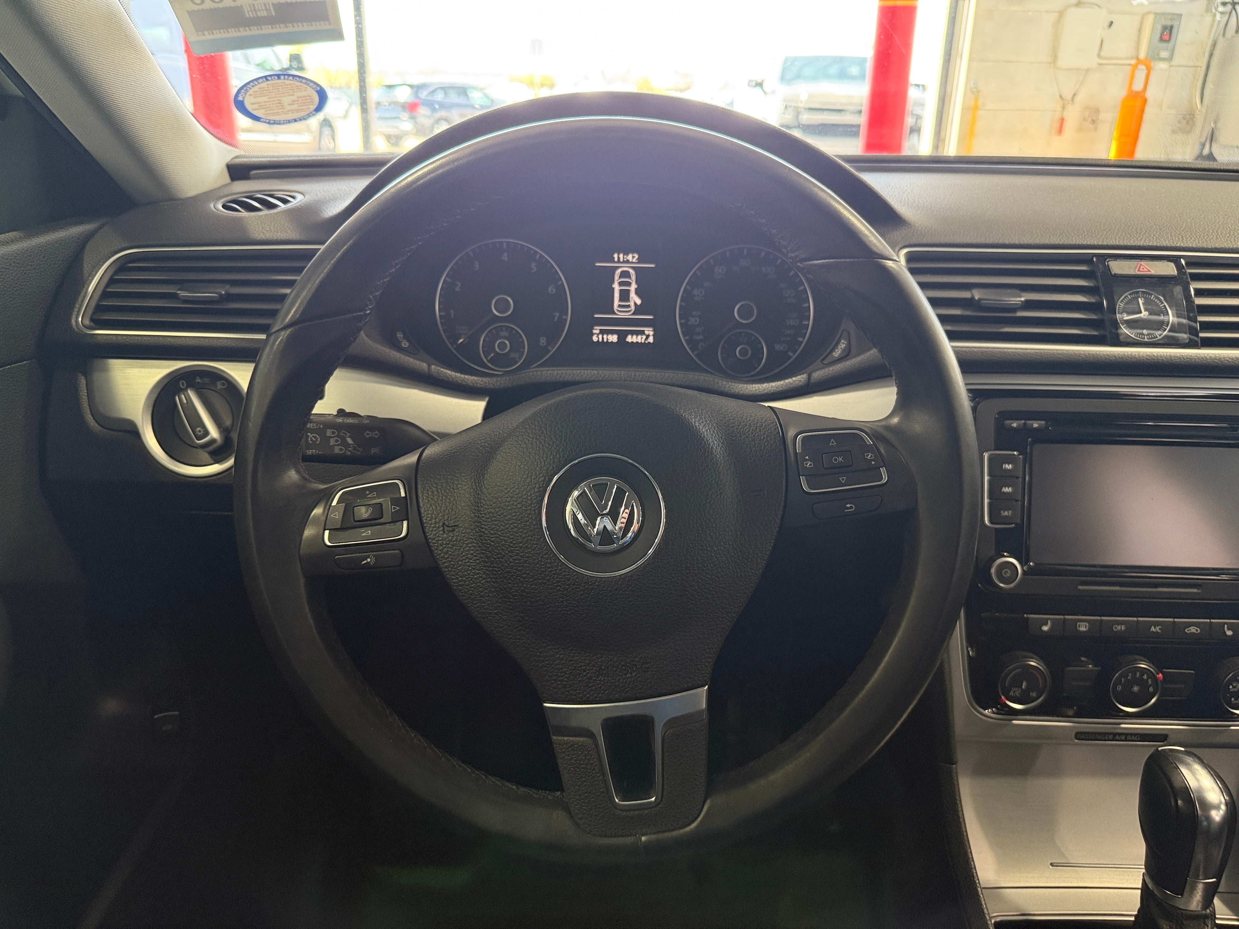 2013 Volkswagen Passat SE 4