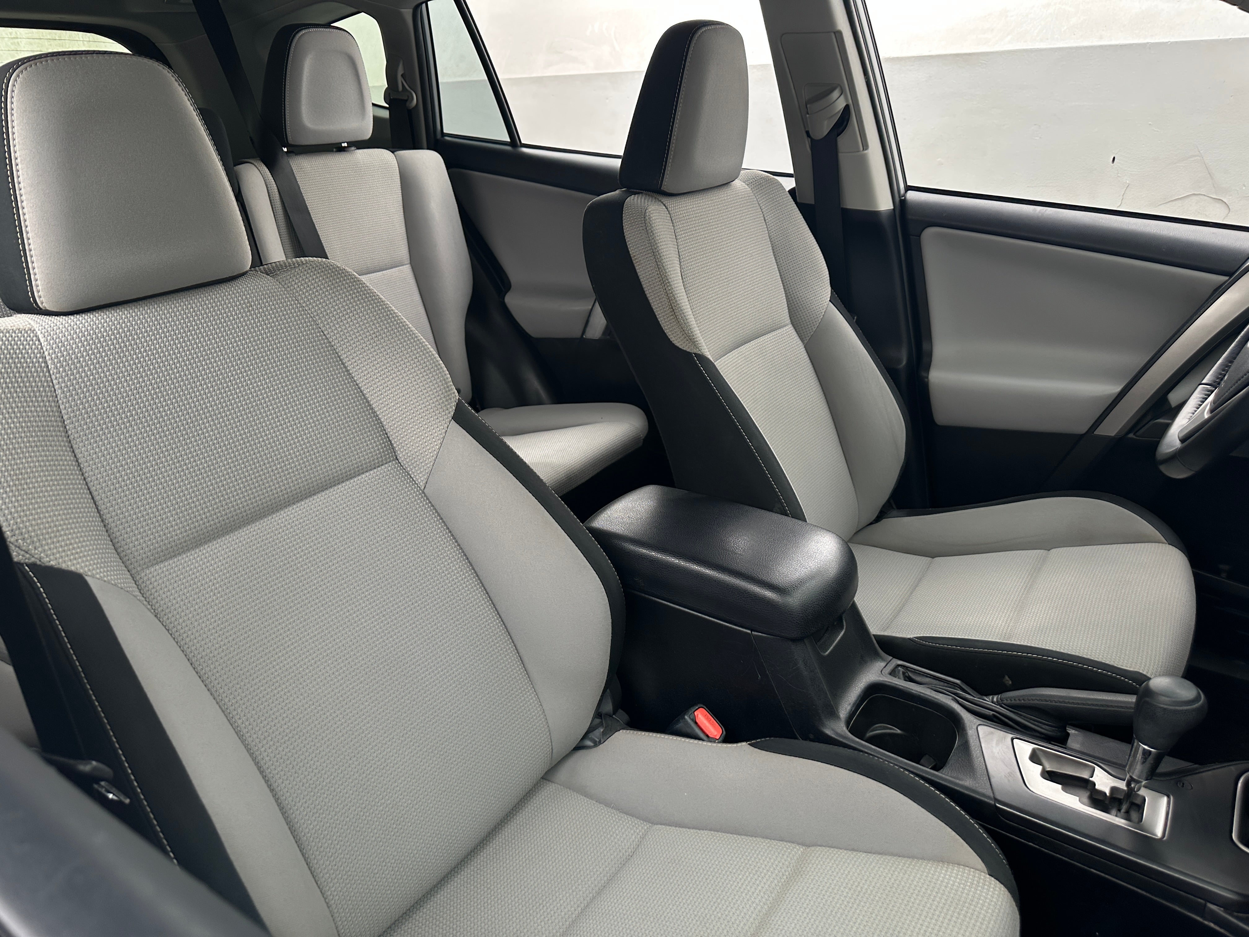 2018 Toyota RAV4 XLE 2