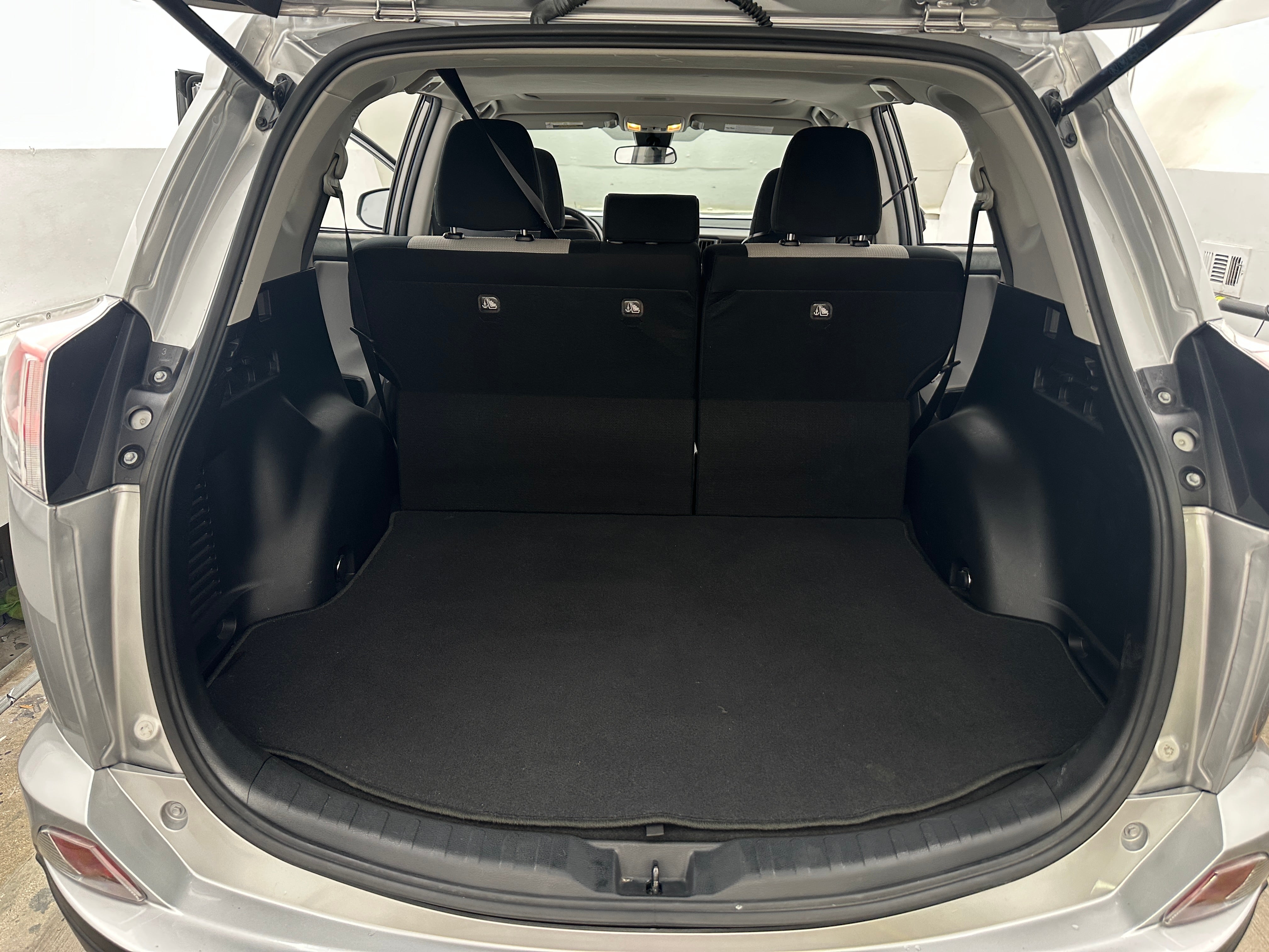 2018 Toyota RAV4 XLE 7
