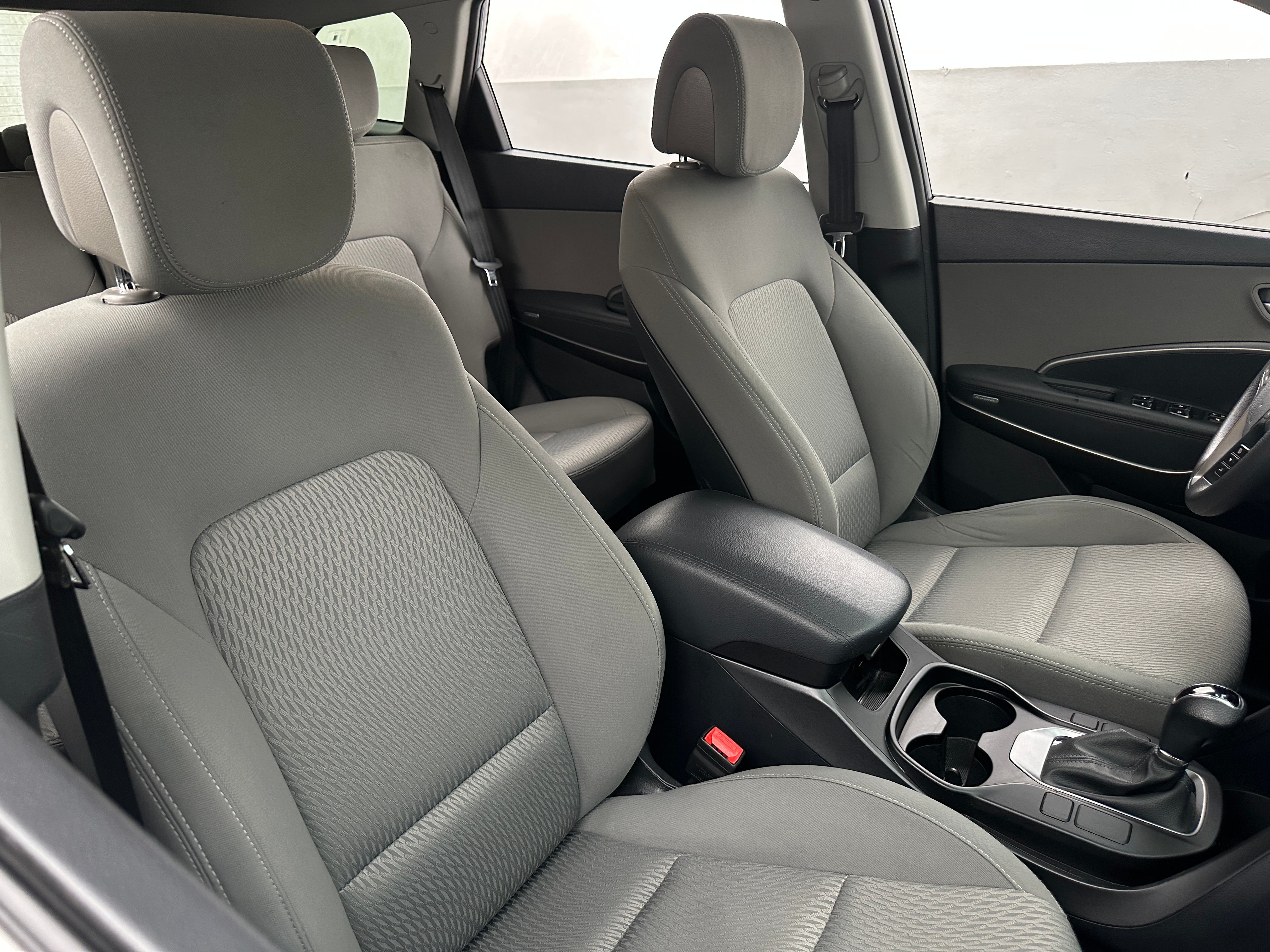 2017 Hyundai Santa Fe SE 2