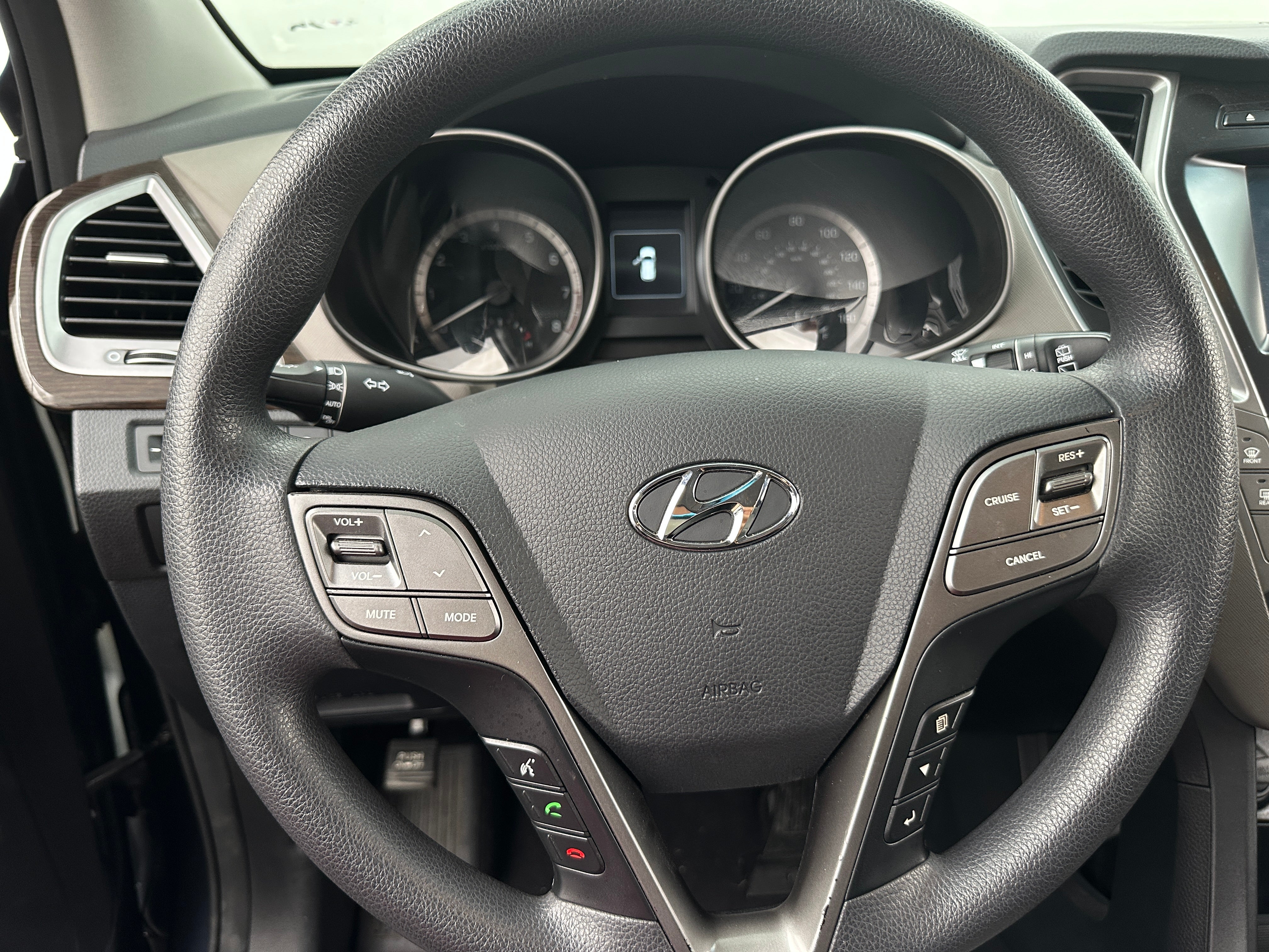 2017 Hyundai Santa Fe SE 5