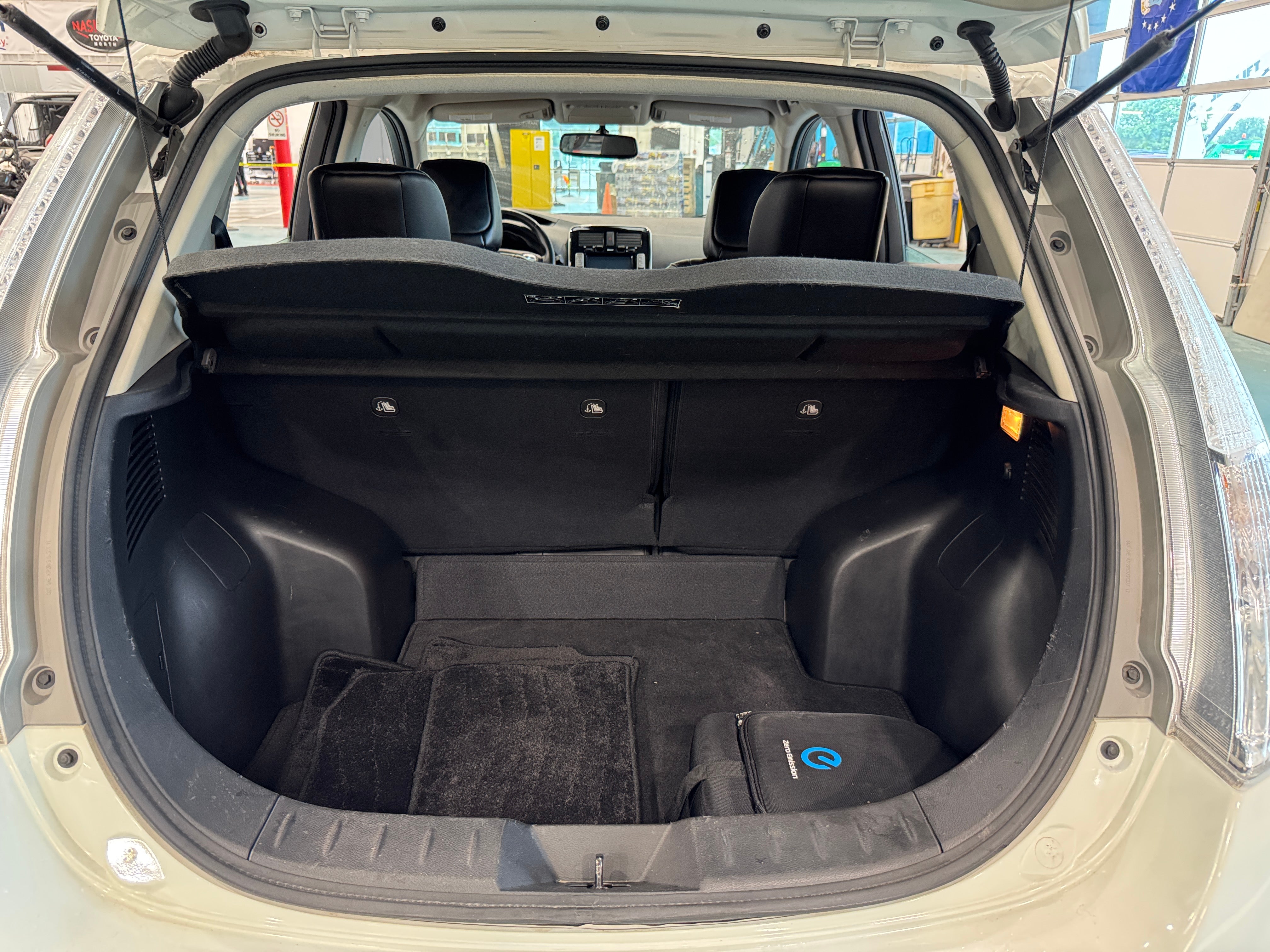 2016 Nissan Leaf SL 6