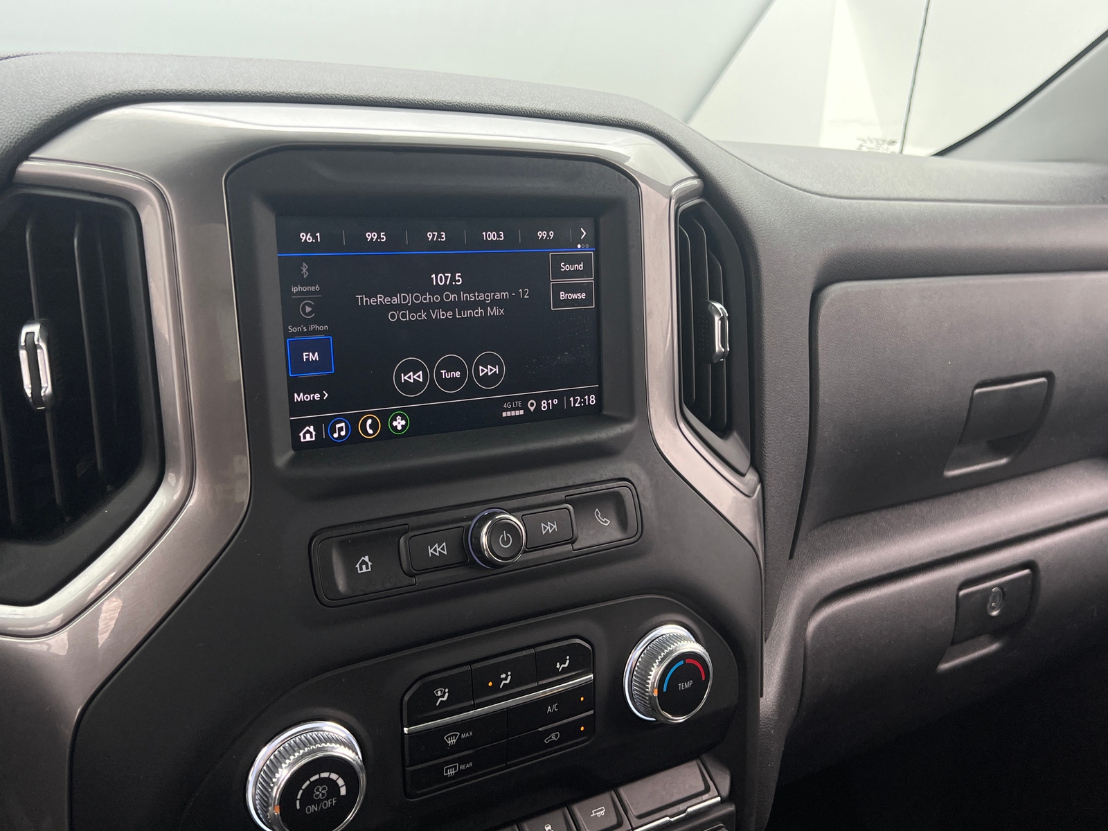 Thumbnail: 2024 GMC Sierra 1500 - 3