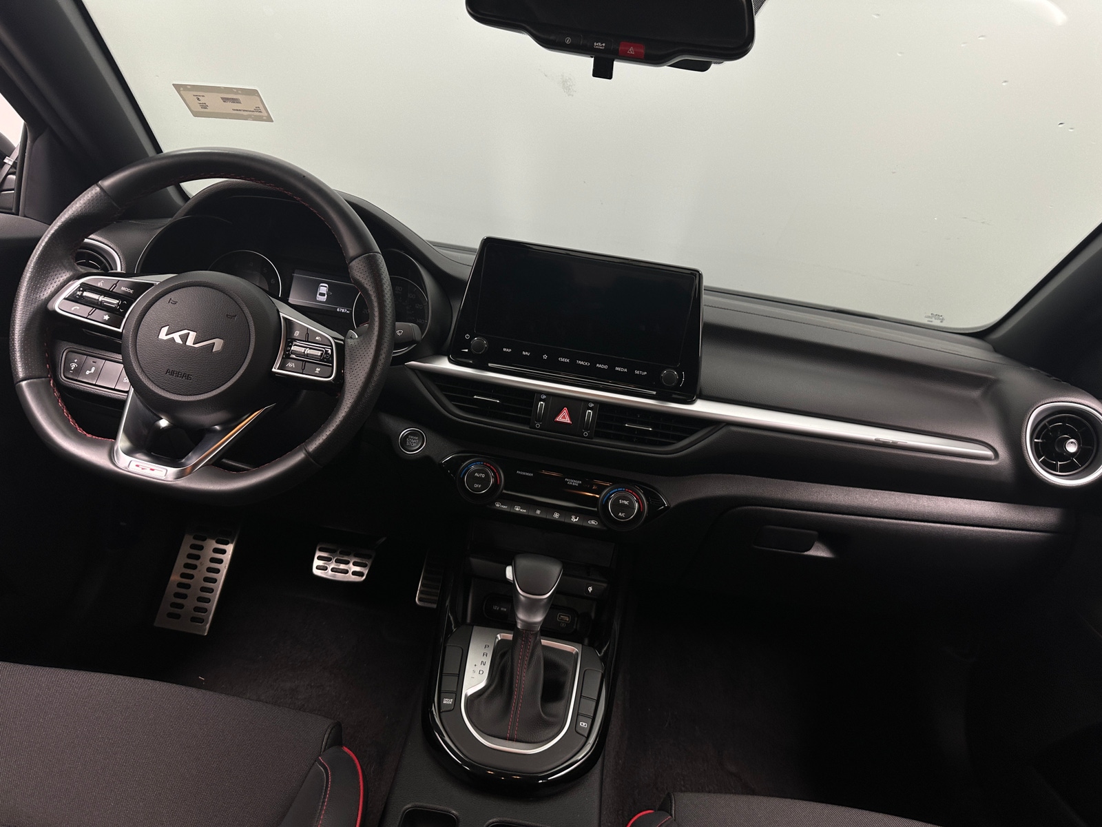 Thumbnail: 2024 Kia Forte - 3