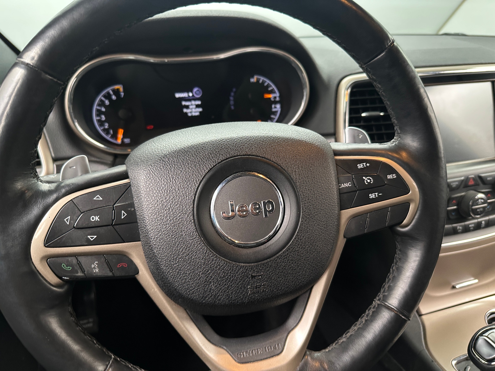 Thumbnail: 2015 Jeep Grand Cherokee - 4