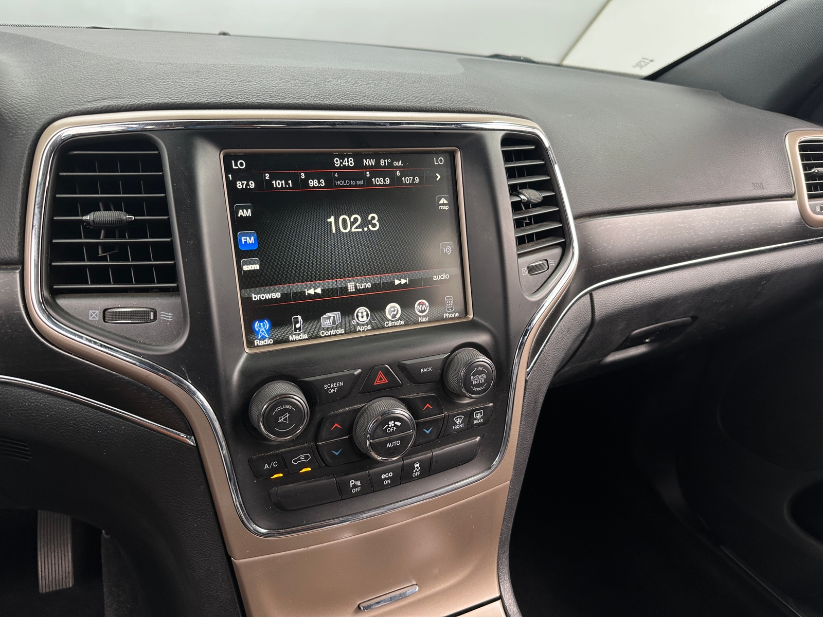 Thumbnail: 2015 Jeep Grand Cherokee - 3