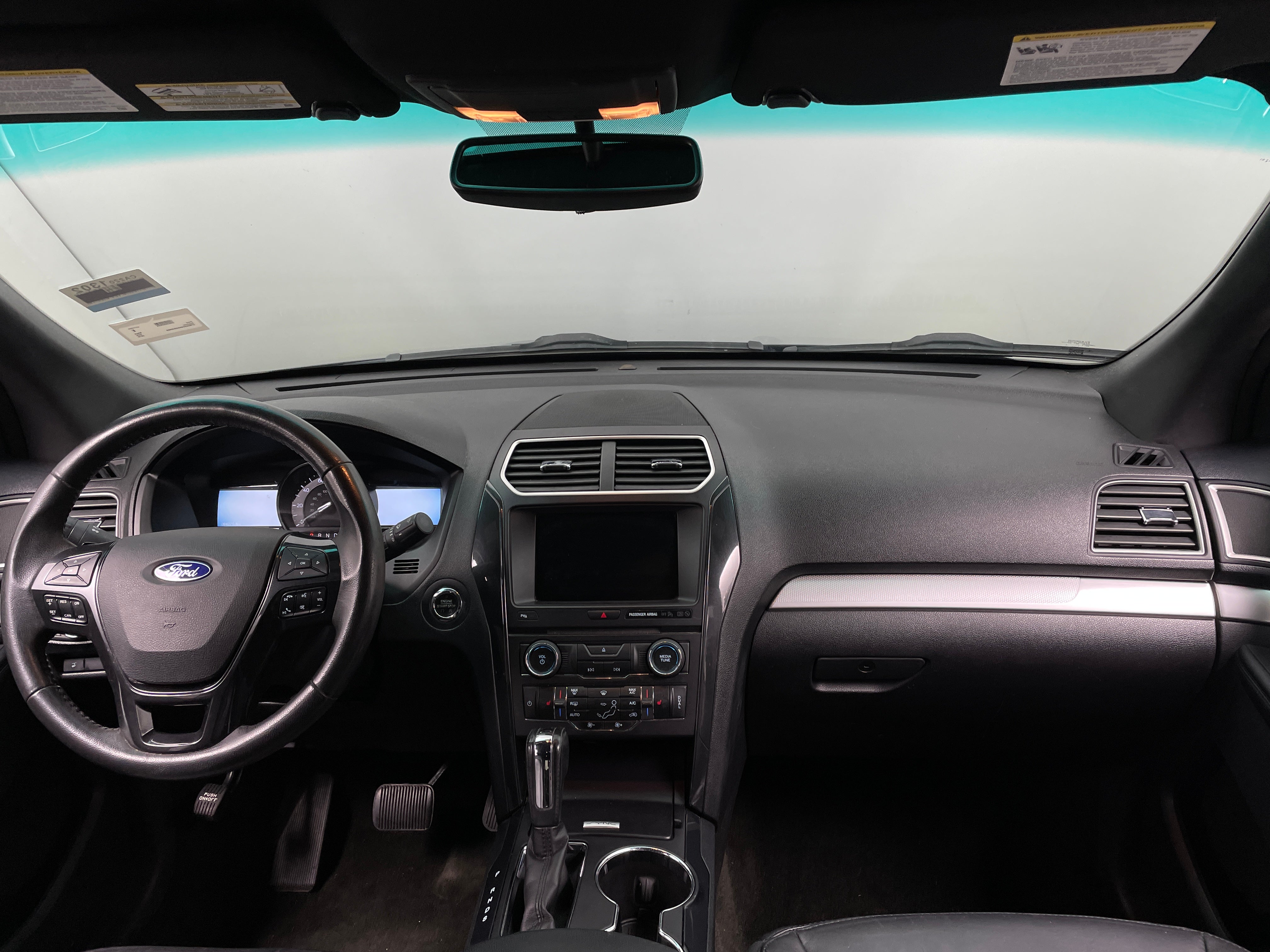 2016 Ford Explorer XLT 3