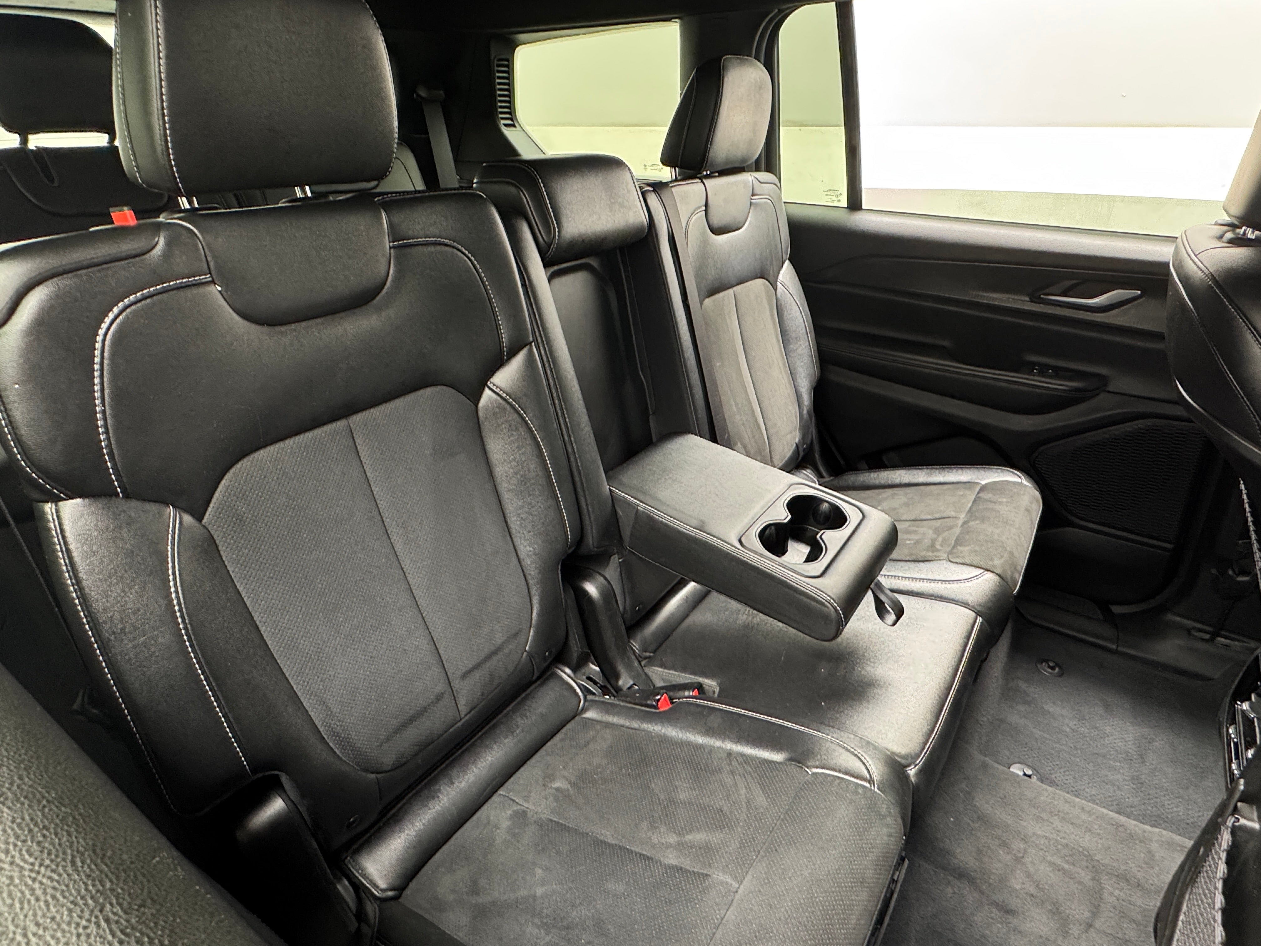 2023 Jeep Grand Cherokee L Altitude 6