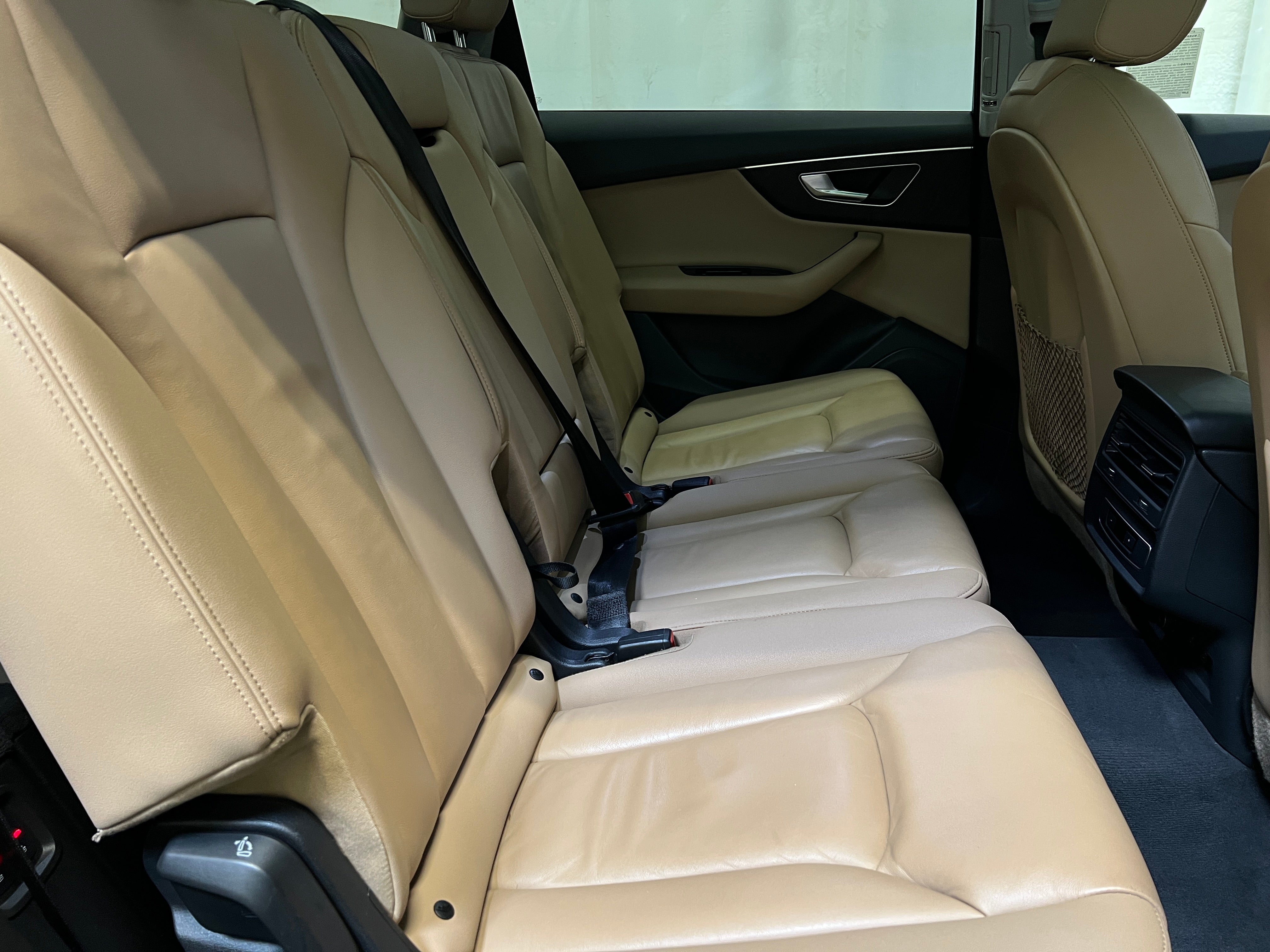 2022 Audi Q7 Premium 5