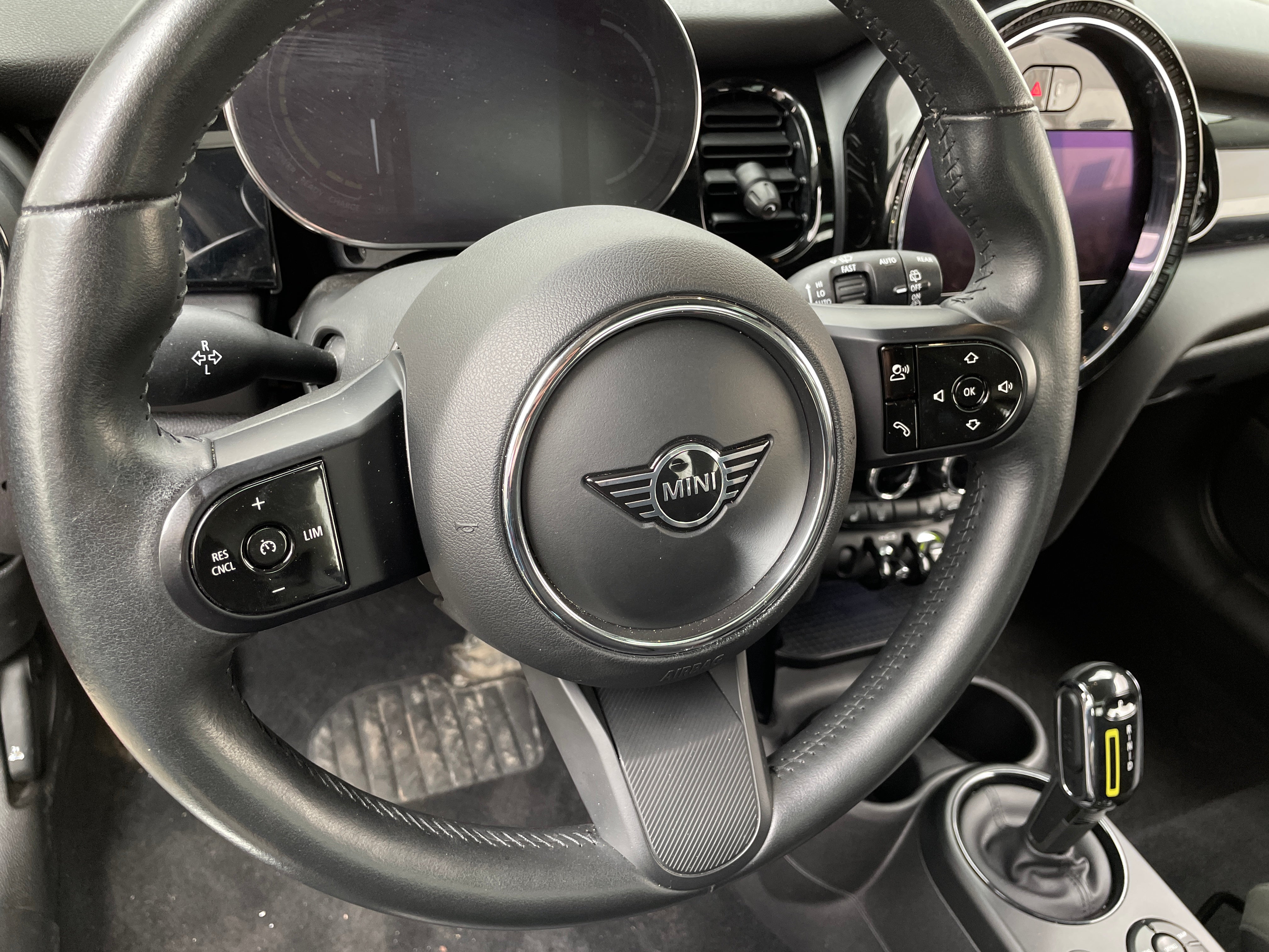 Thumbnail: 2022 MINI Cooper Hardtop - 3