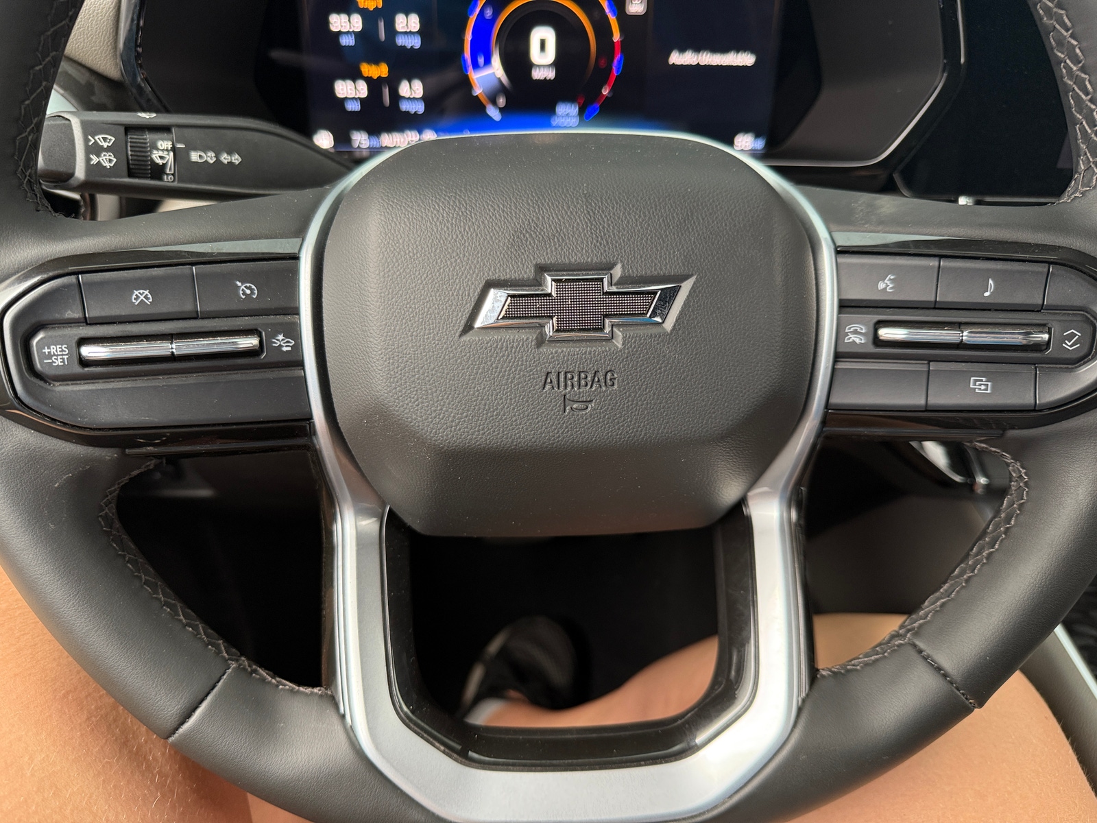 Thumbnail: 2023 Chevrolet Colorado - 4