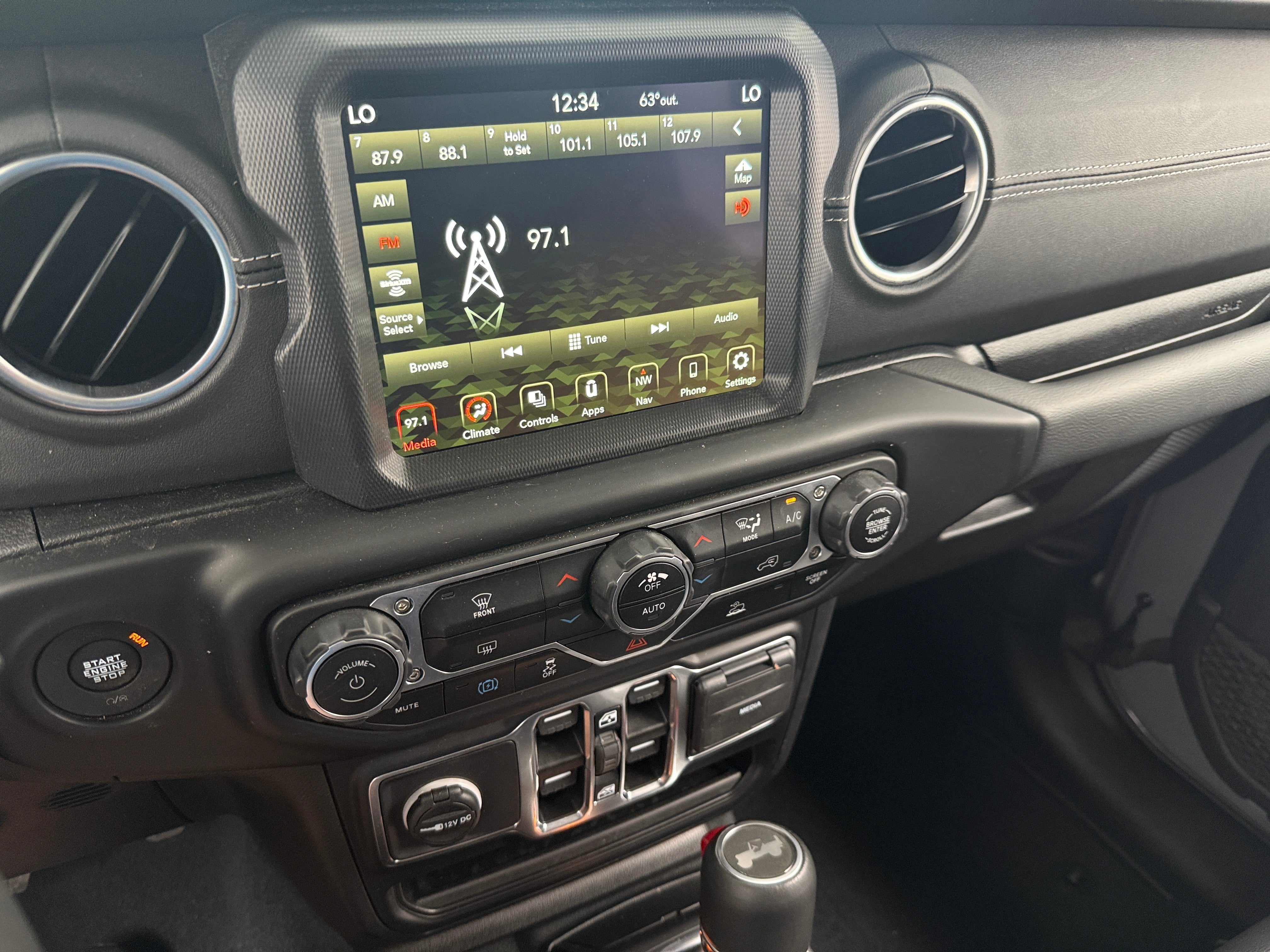 2023 Jeep Wrangler Sahara 4xe 3