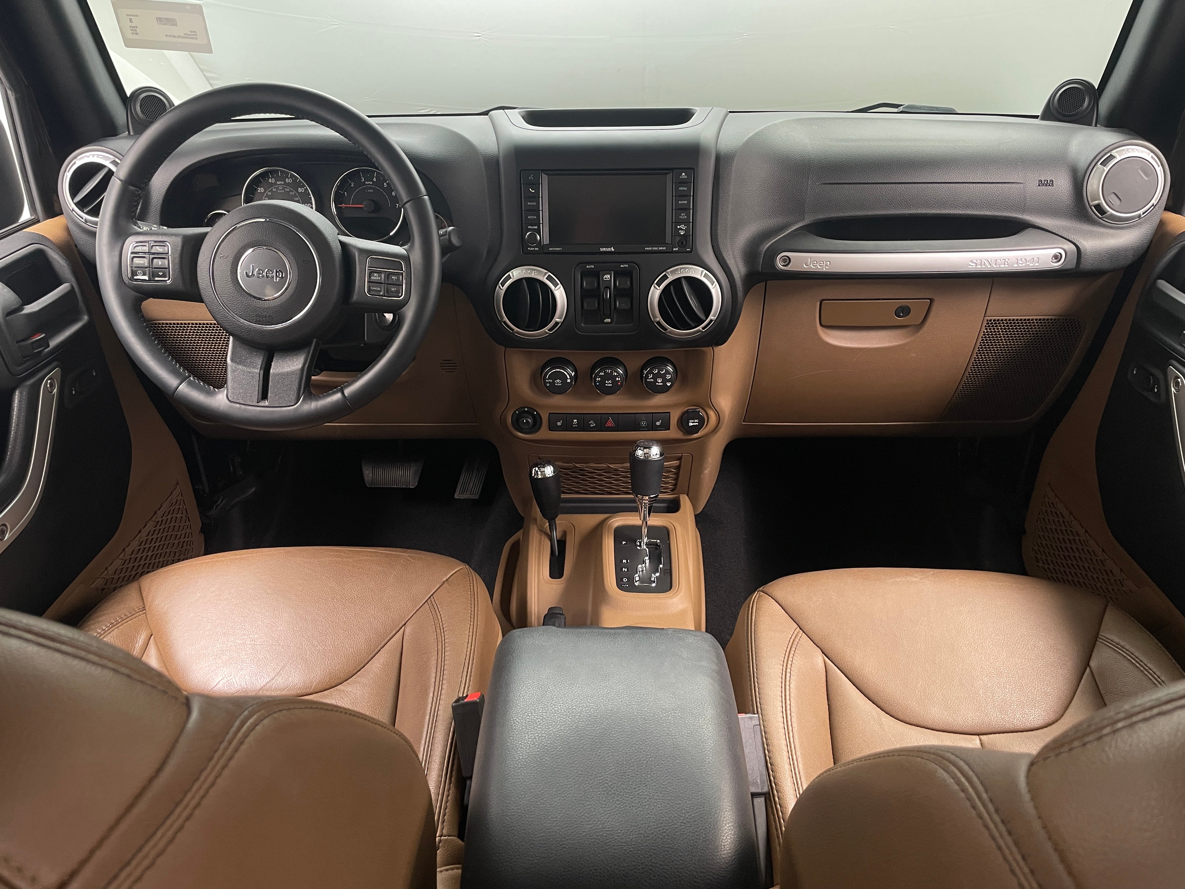 2014 Jeep Wrangler Unlimited Sahara 2