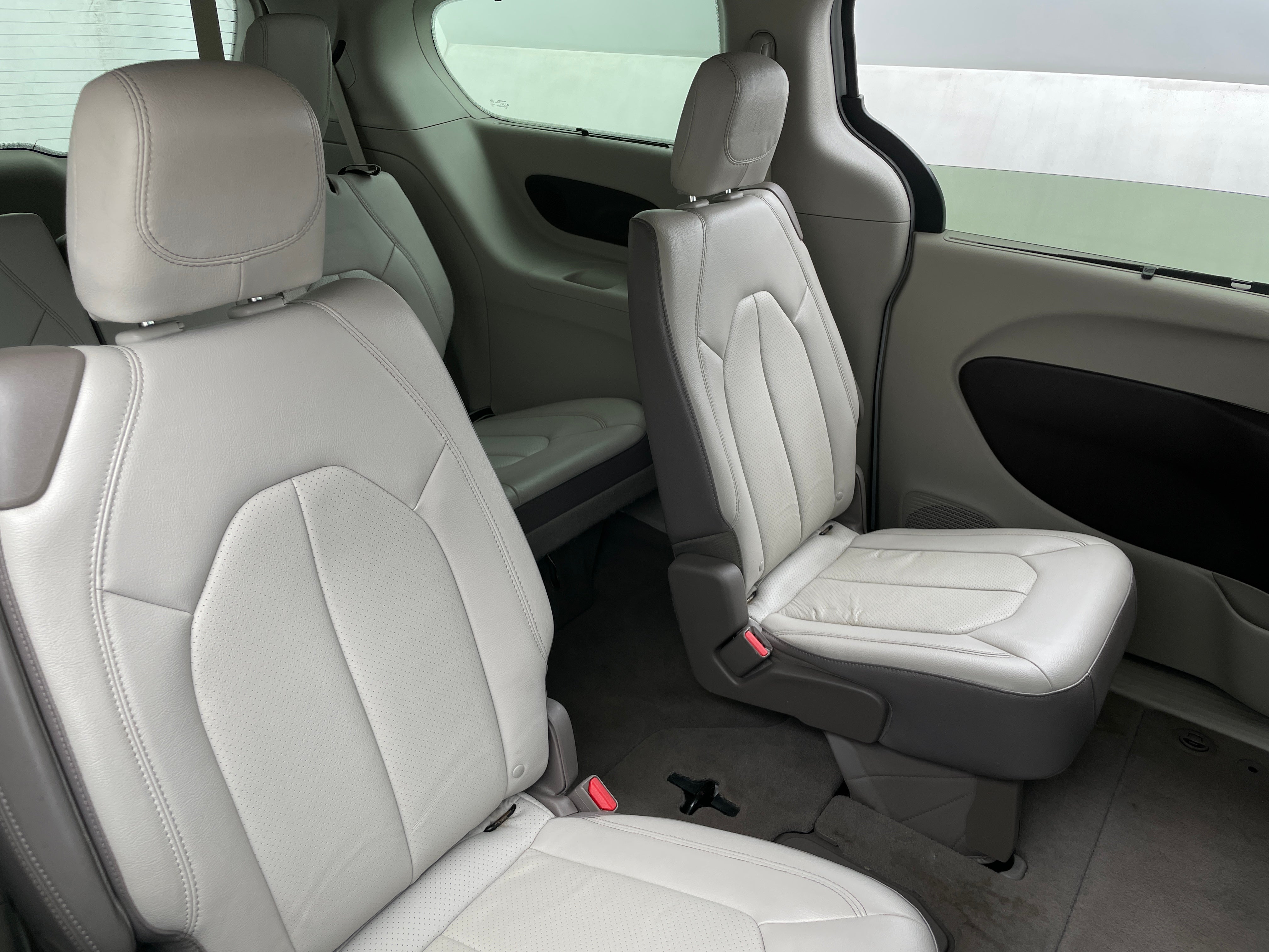 2017 Chrysler Pacifica  5