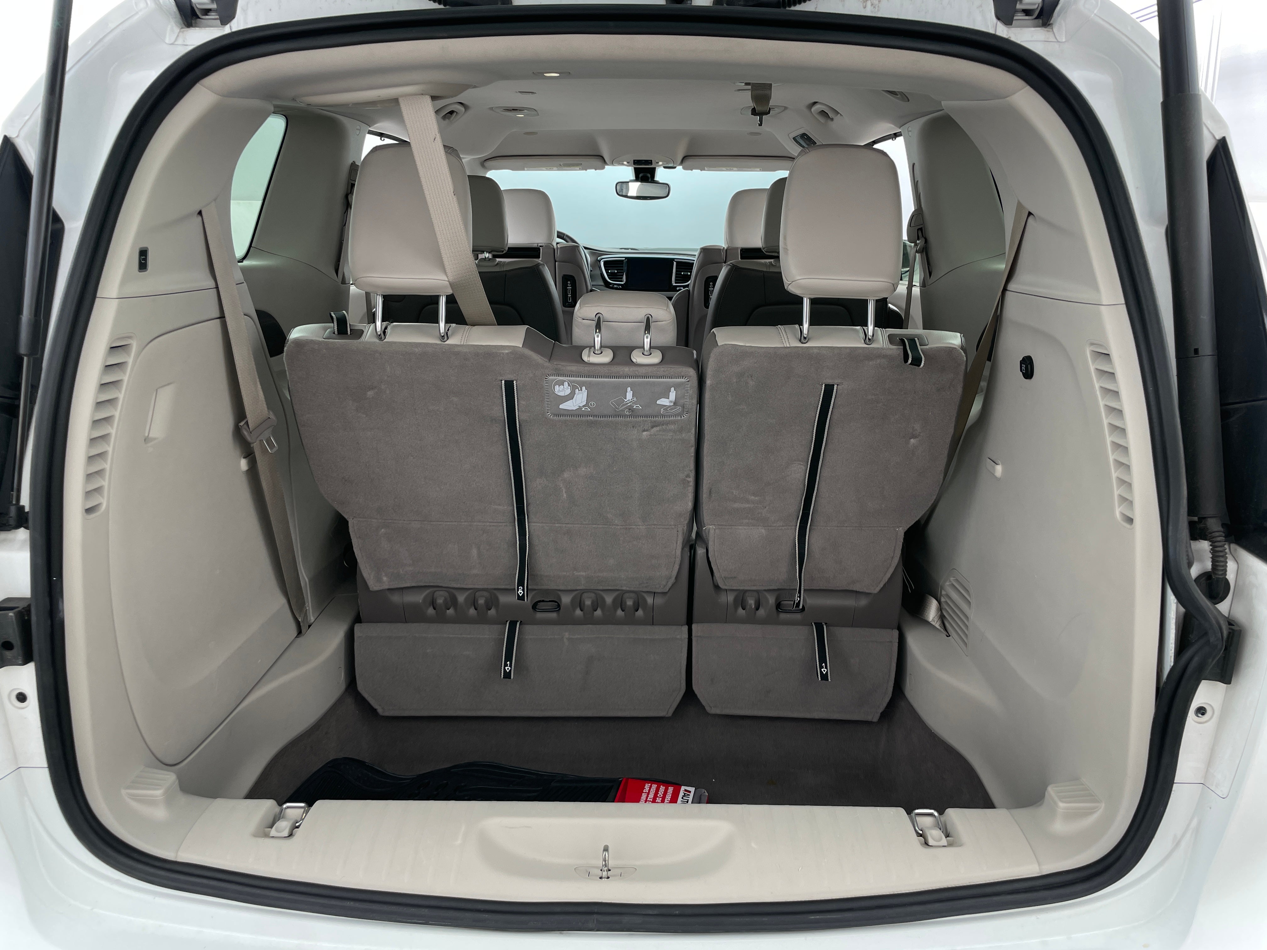 2017 Chrysler Pacifica  6