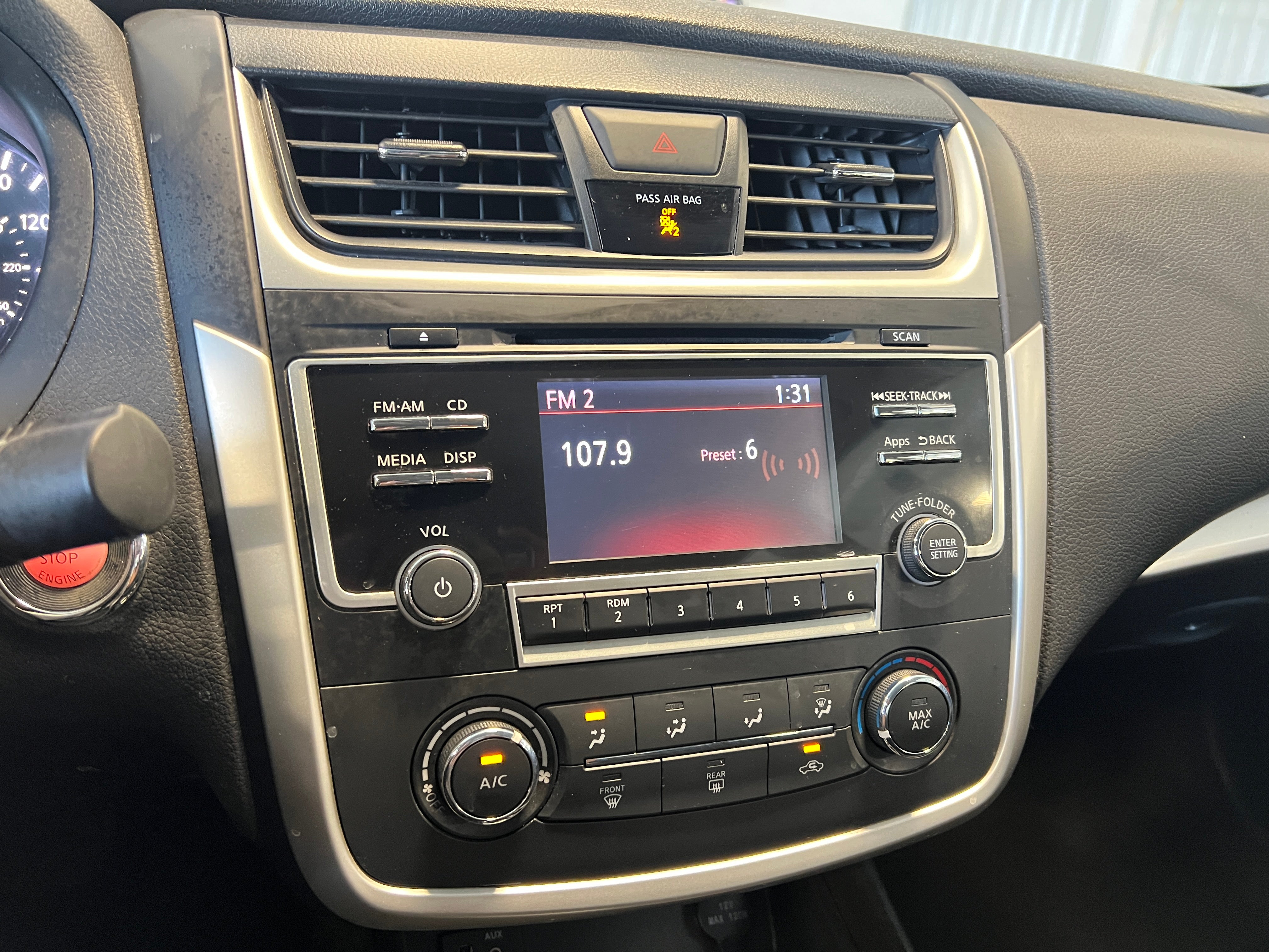 2016 Nissan Altima SR 4