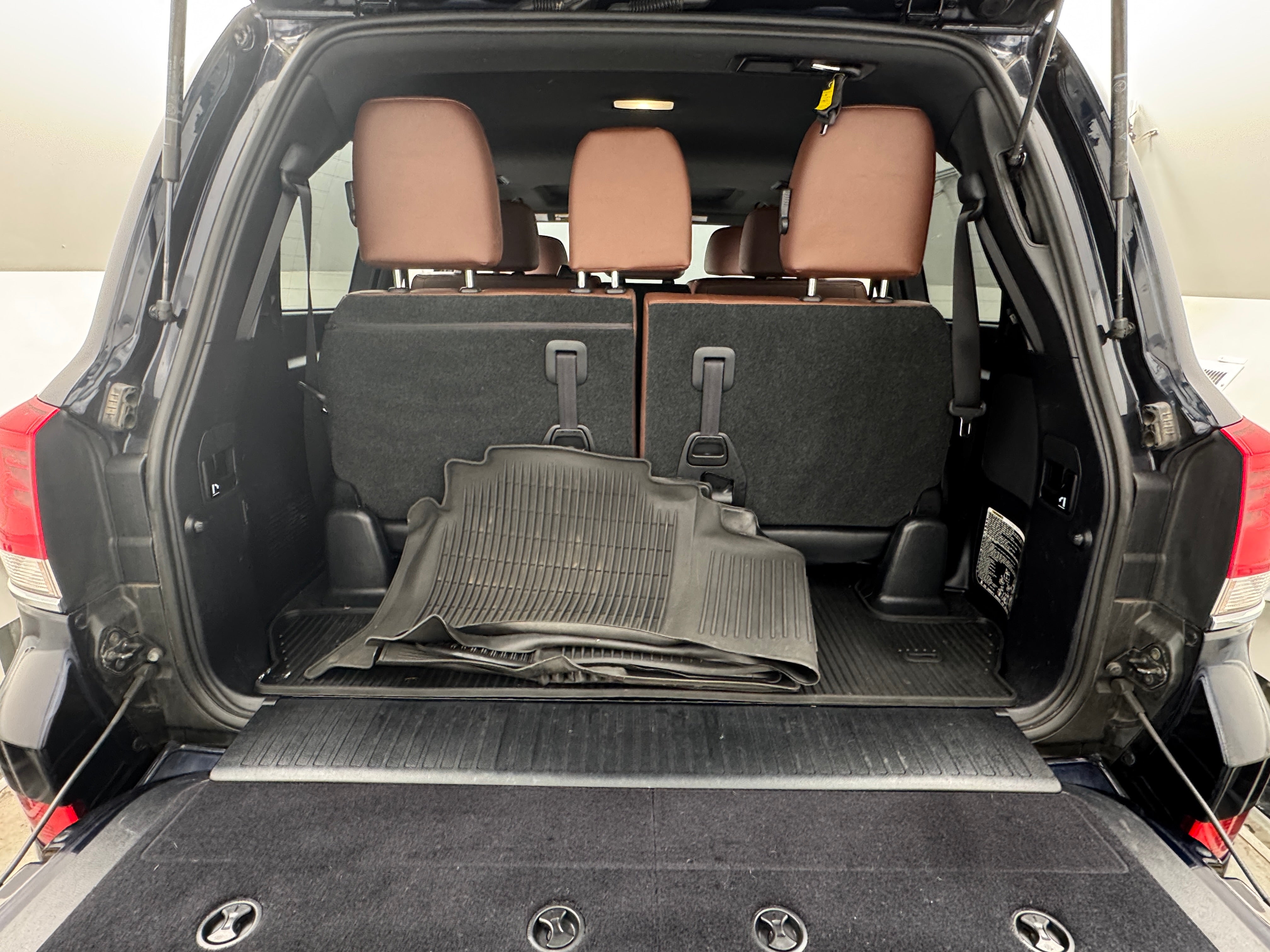 2018 Toyota Land Cruiser  6