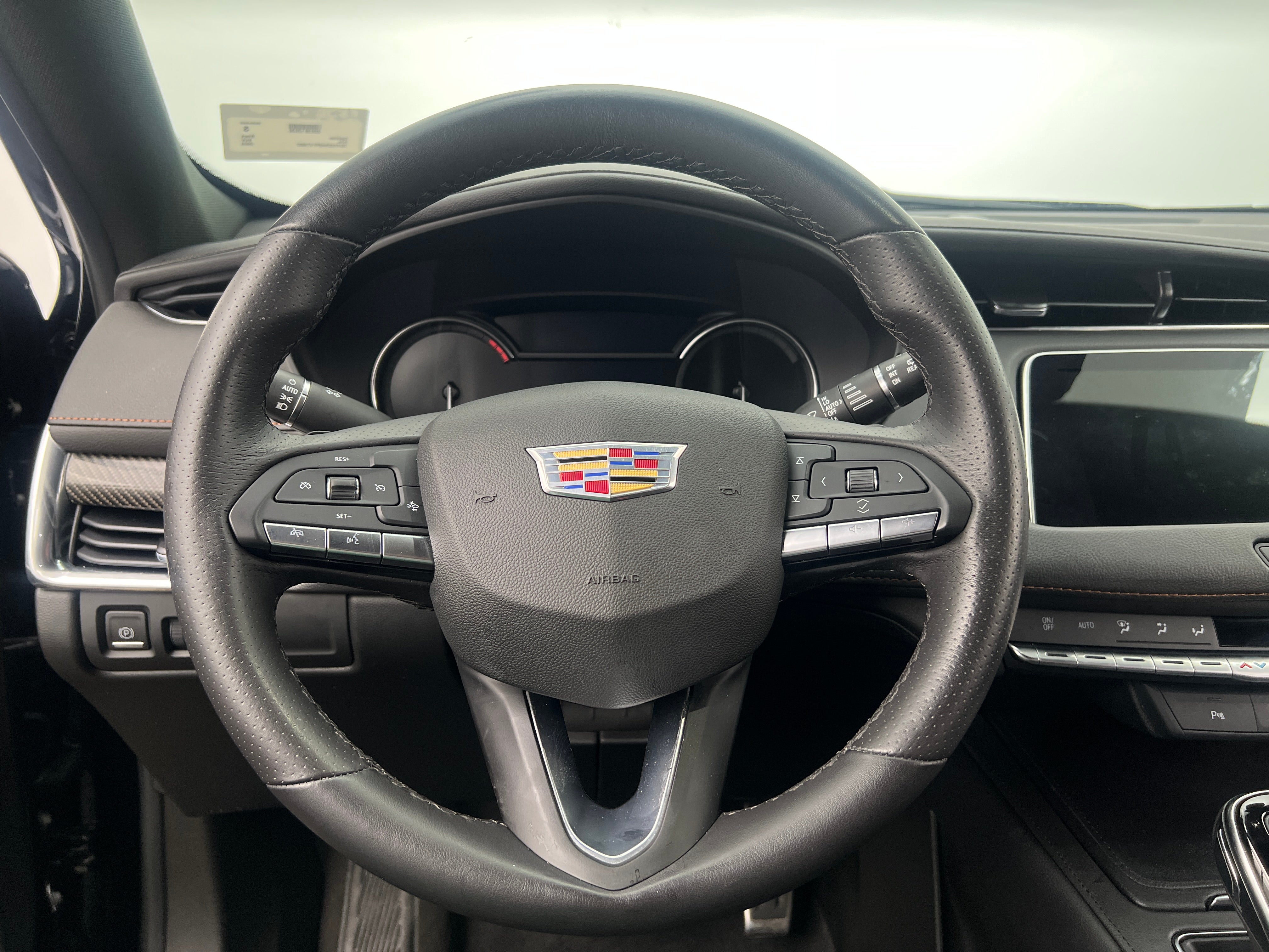 Thumbnail: 2023 Cadillac XT4 - 4