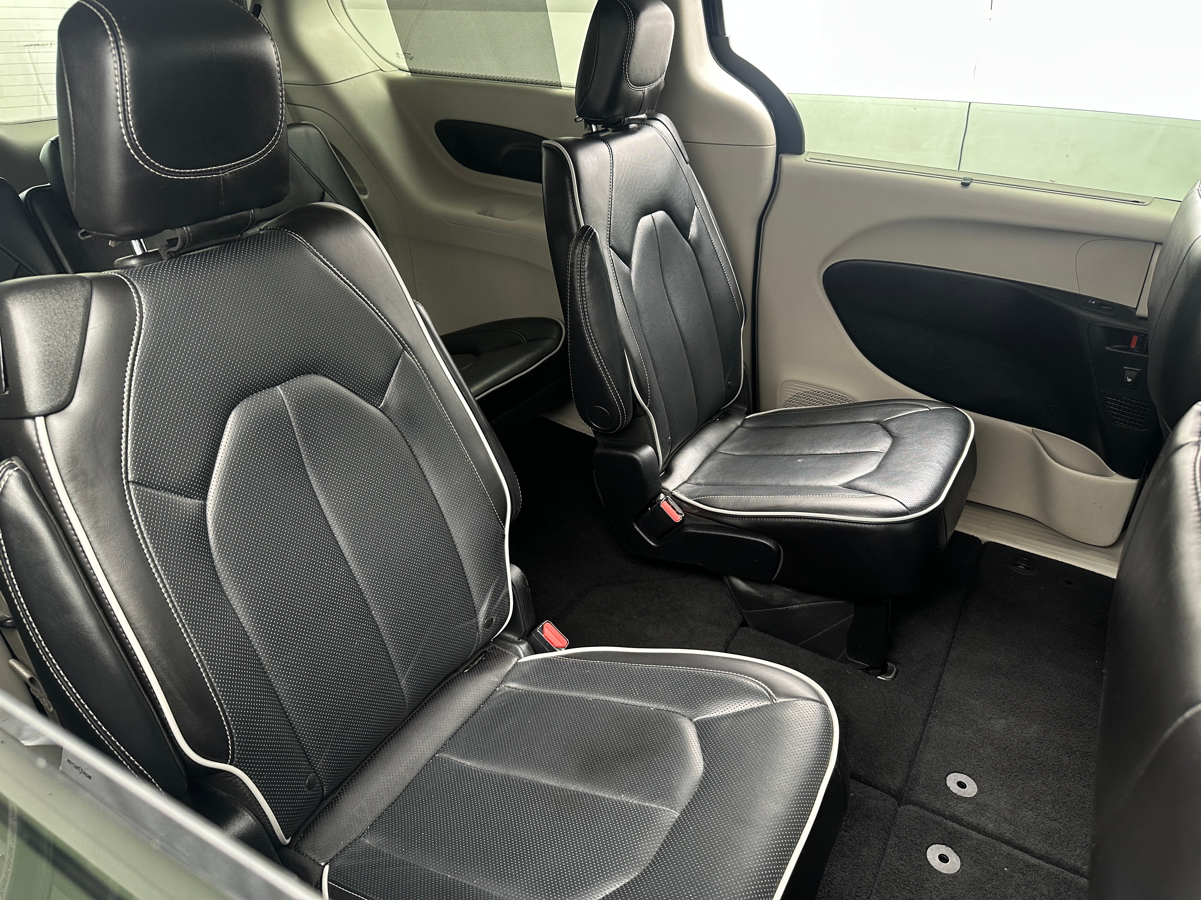 2023 Chrysler Pacifica Limited 5
