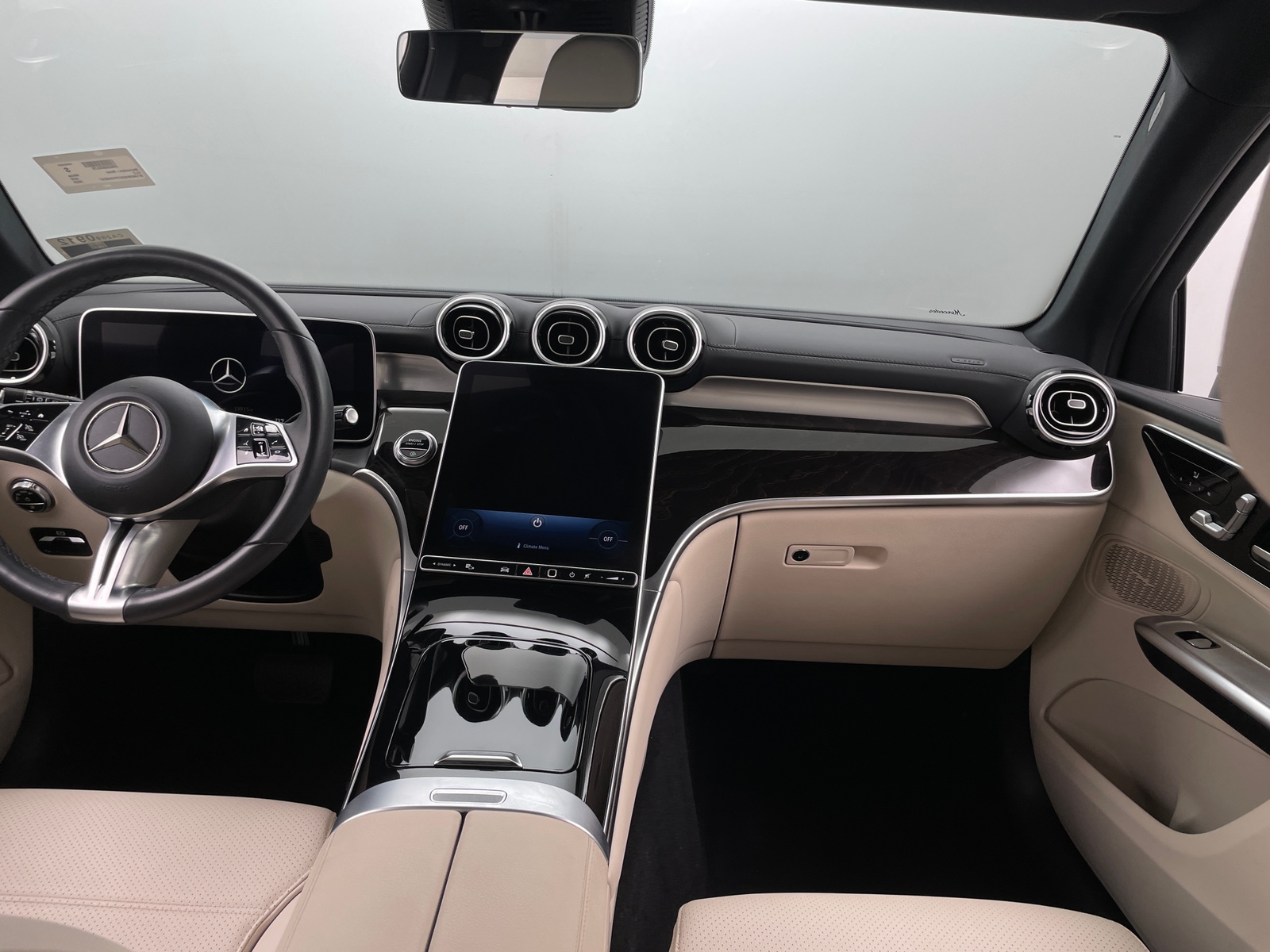 Thumbnail: 2023 Mercedes-Benz GLC - 2