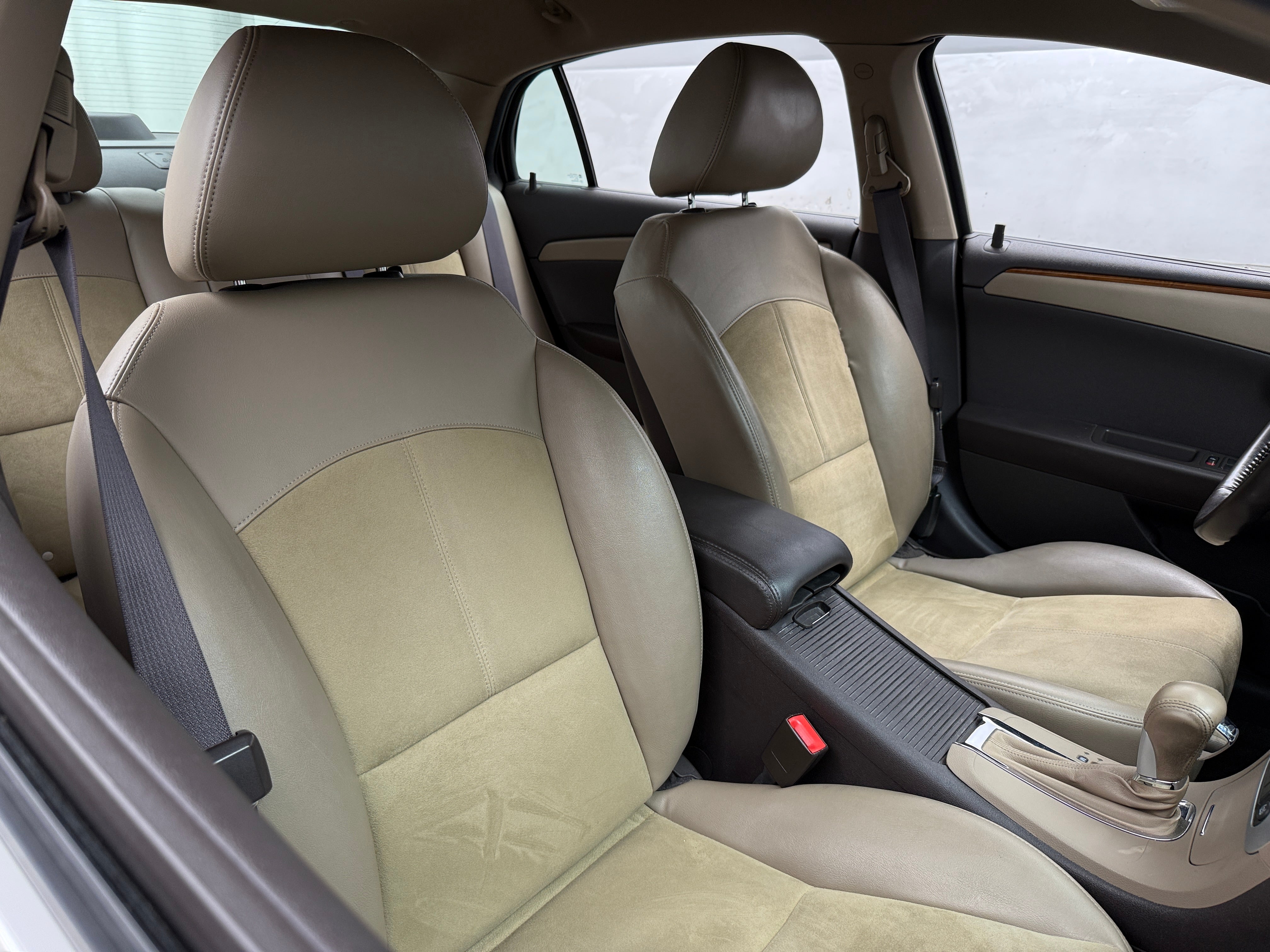 Thumbnail: 2011 Chevrolet Malibu - 2