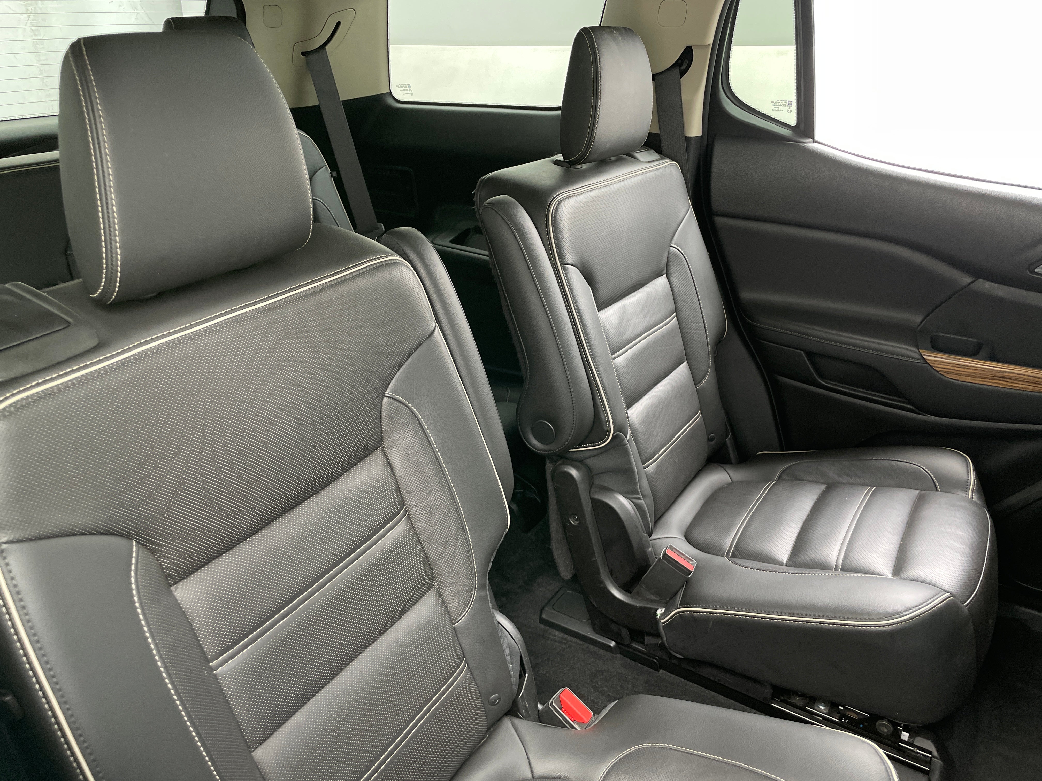 2017 GMC Acadia Denali 5