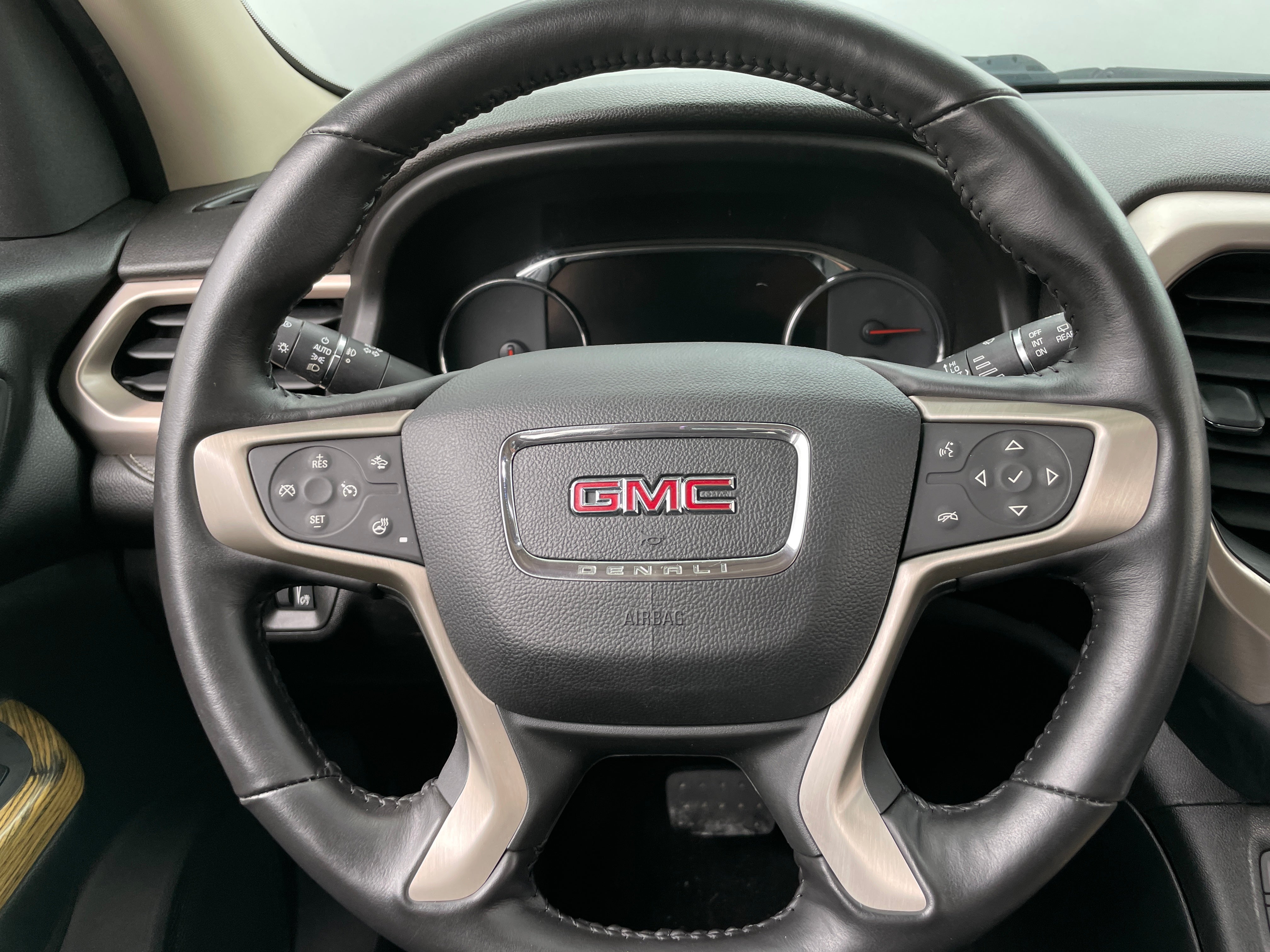2017 GMC Acadia Denali 4