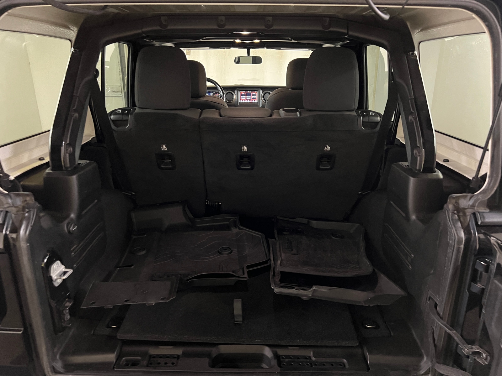 Thumbnail: 2019 Jeep Wrangler - 7