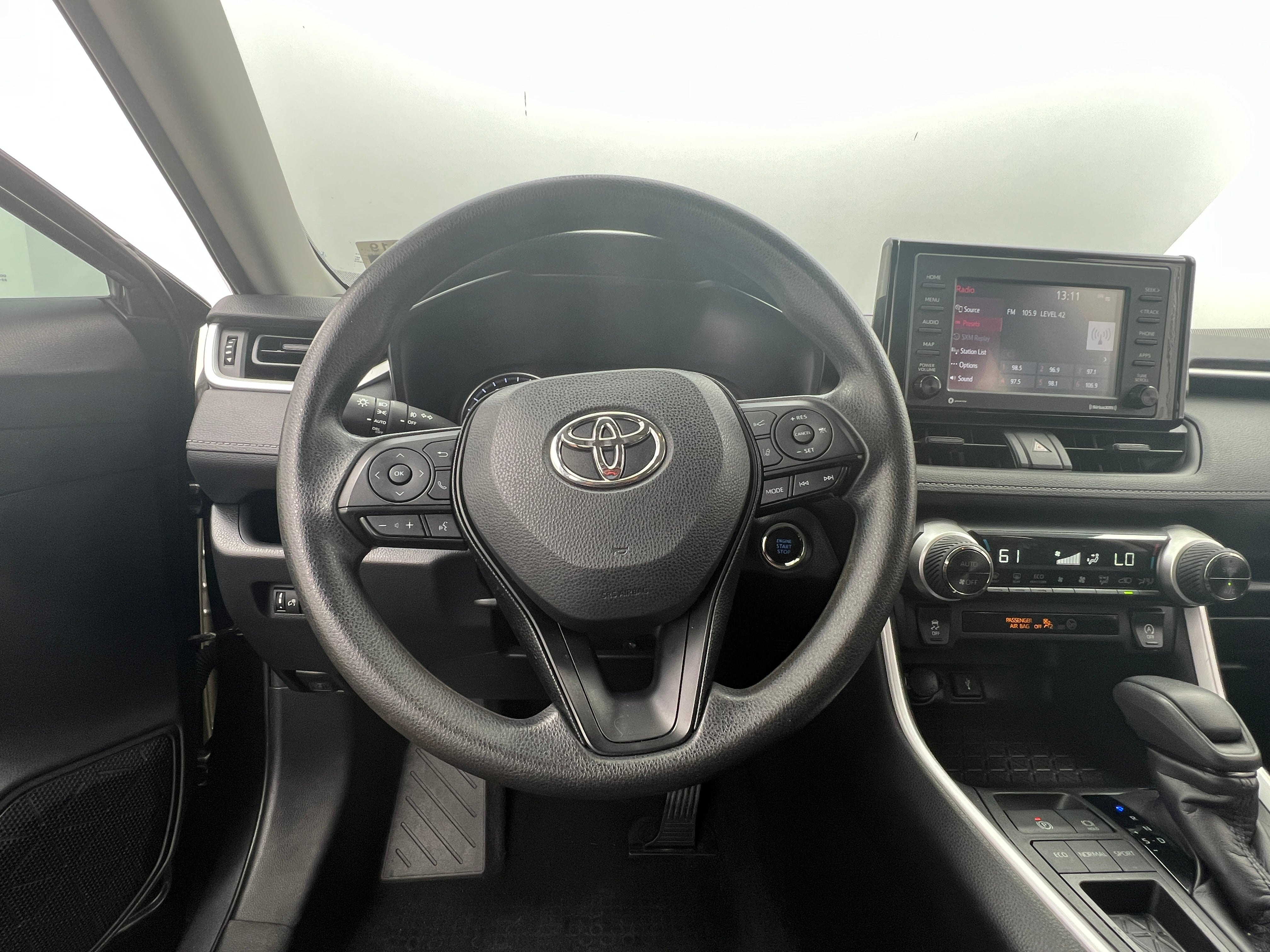 2020 Toyota RAV4 XLE 5