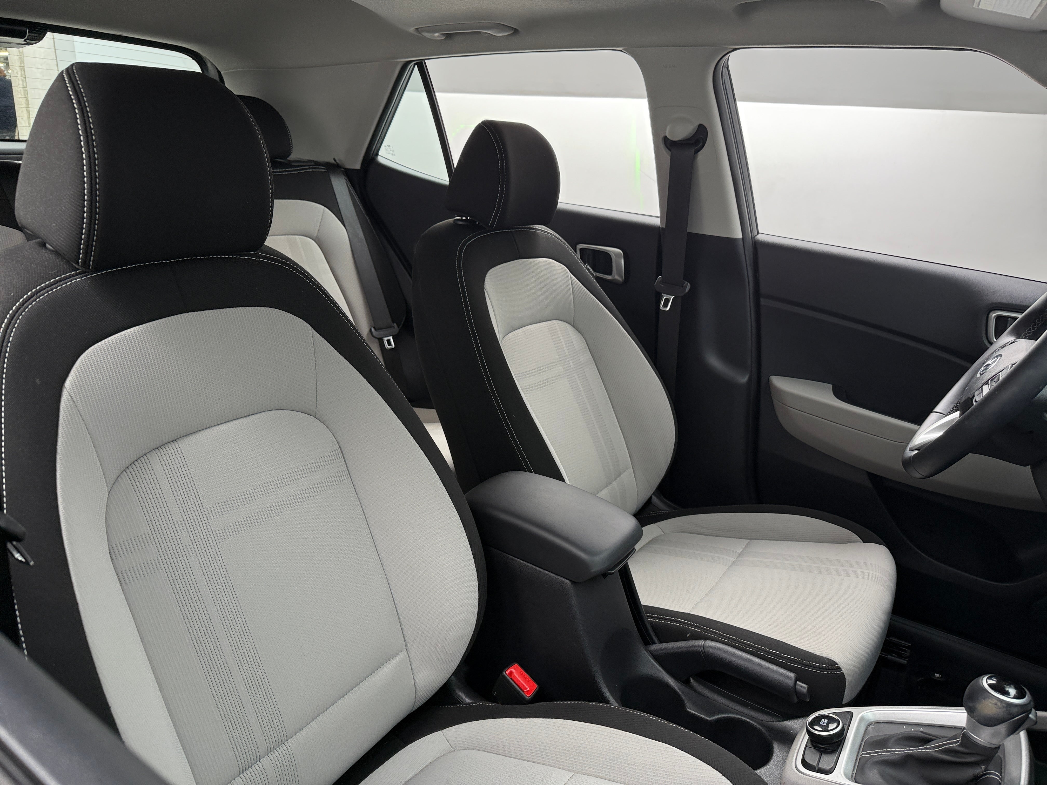 2023 Hyundai Venue SEL 2