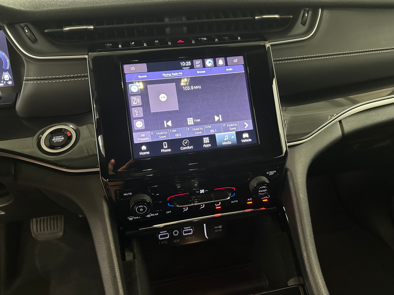 Thumbnail: 2023 Jeep Grand Cherokee - 4