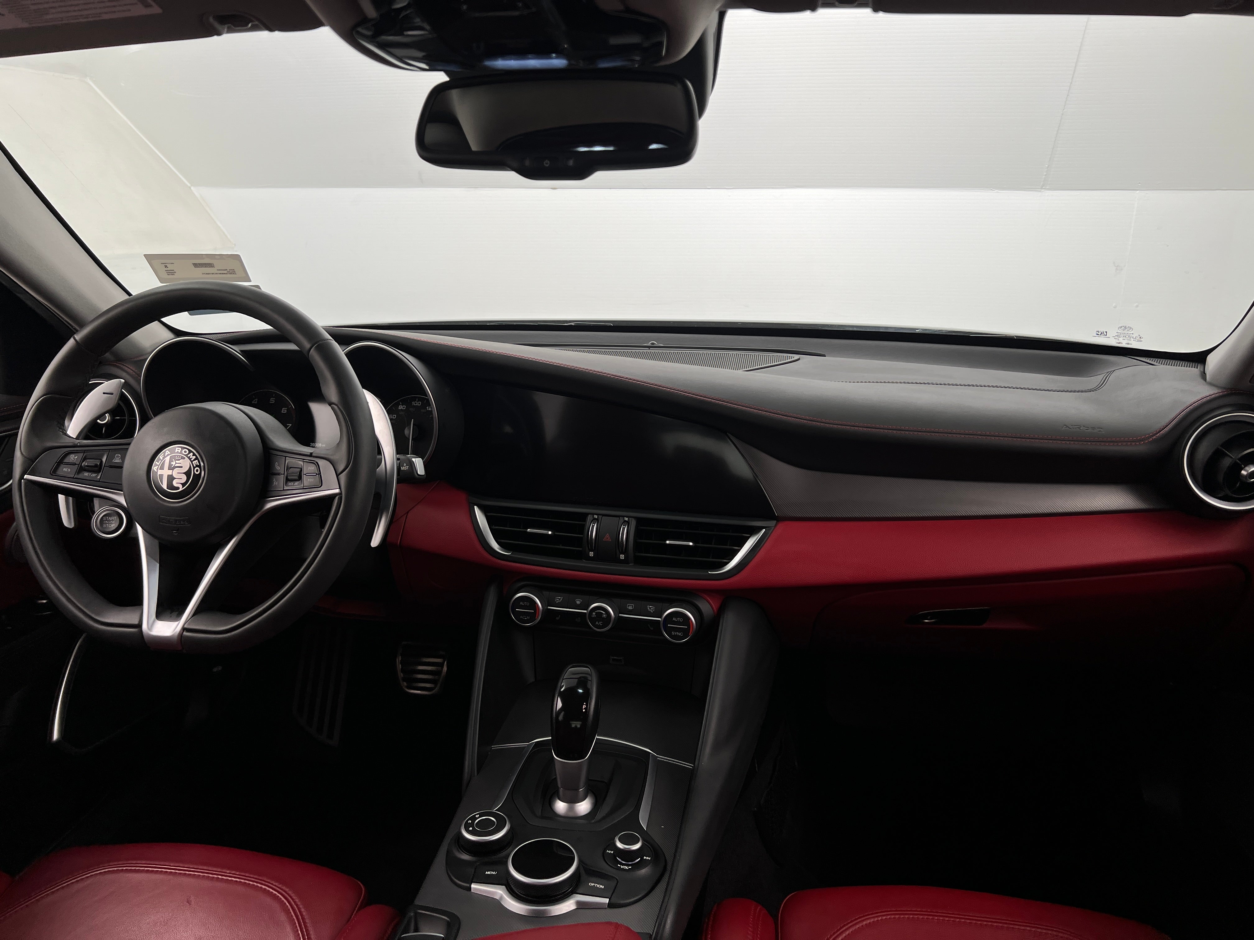 2019 Alfa Romeo Giulia Sport 2