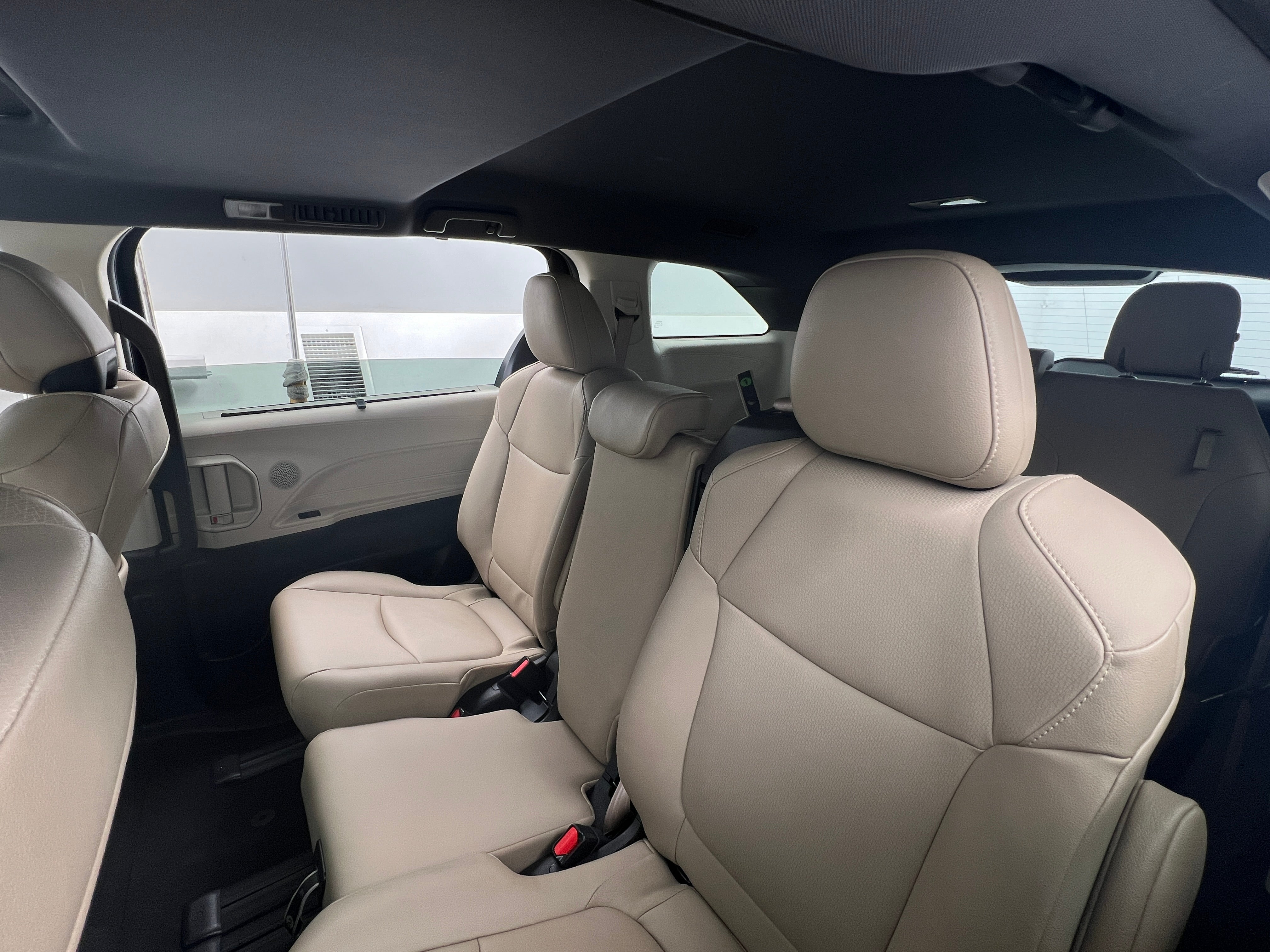 2022 Toyota Sienna XLE 5