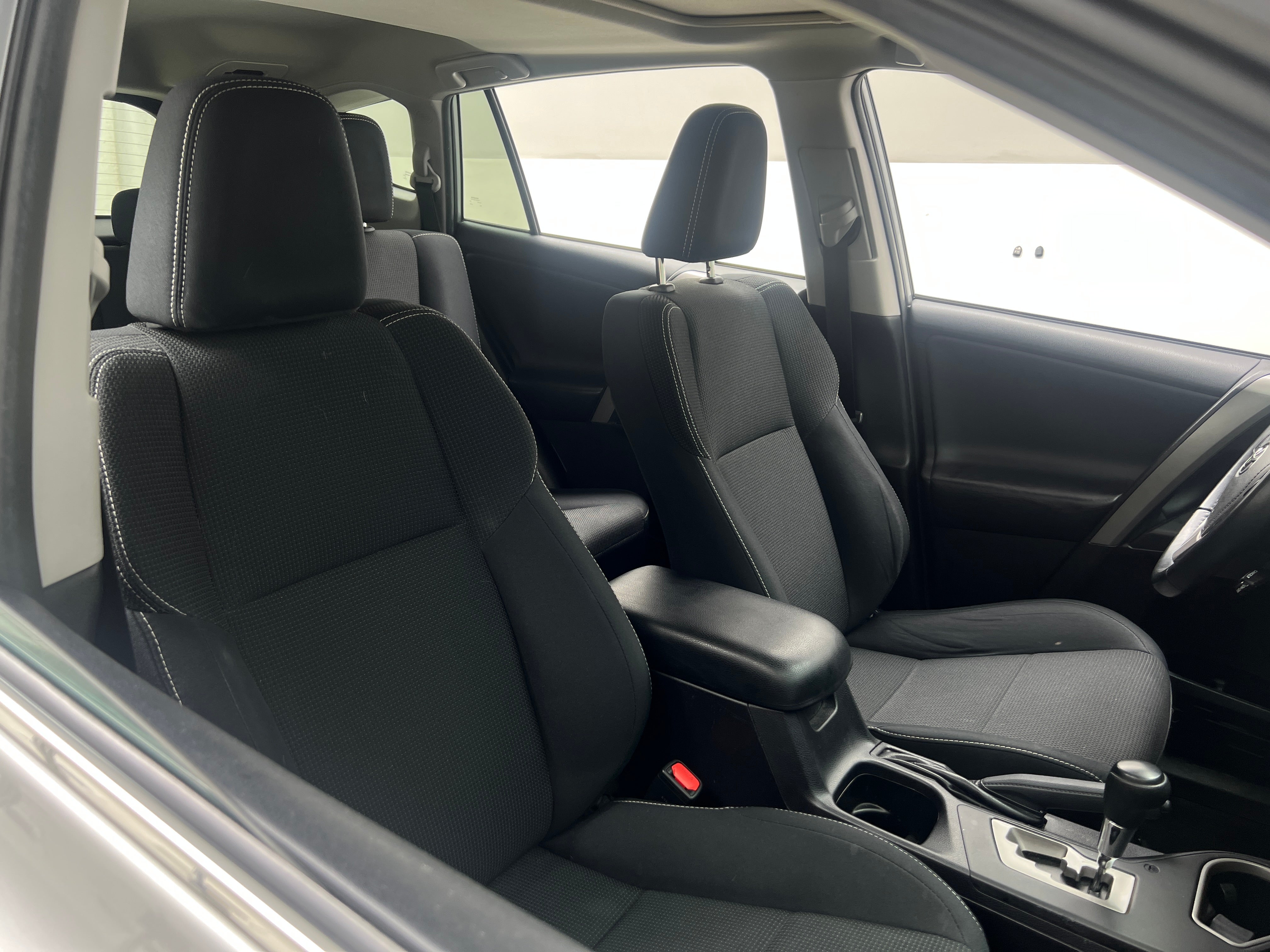 2018 Toyota RAV4 XLE 2