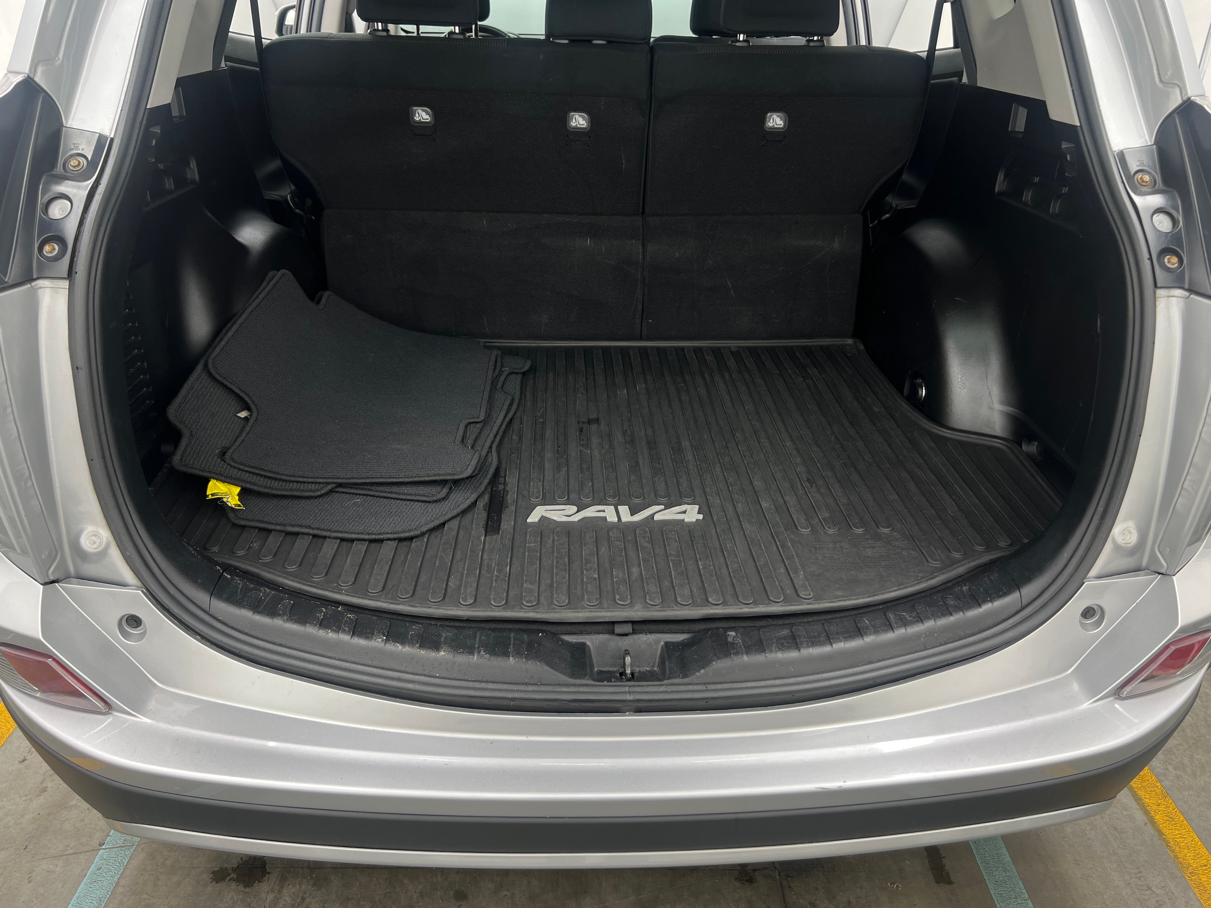 2018 Toyota RAV4 XLE 7
